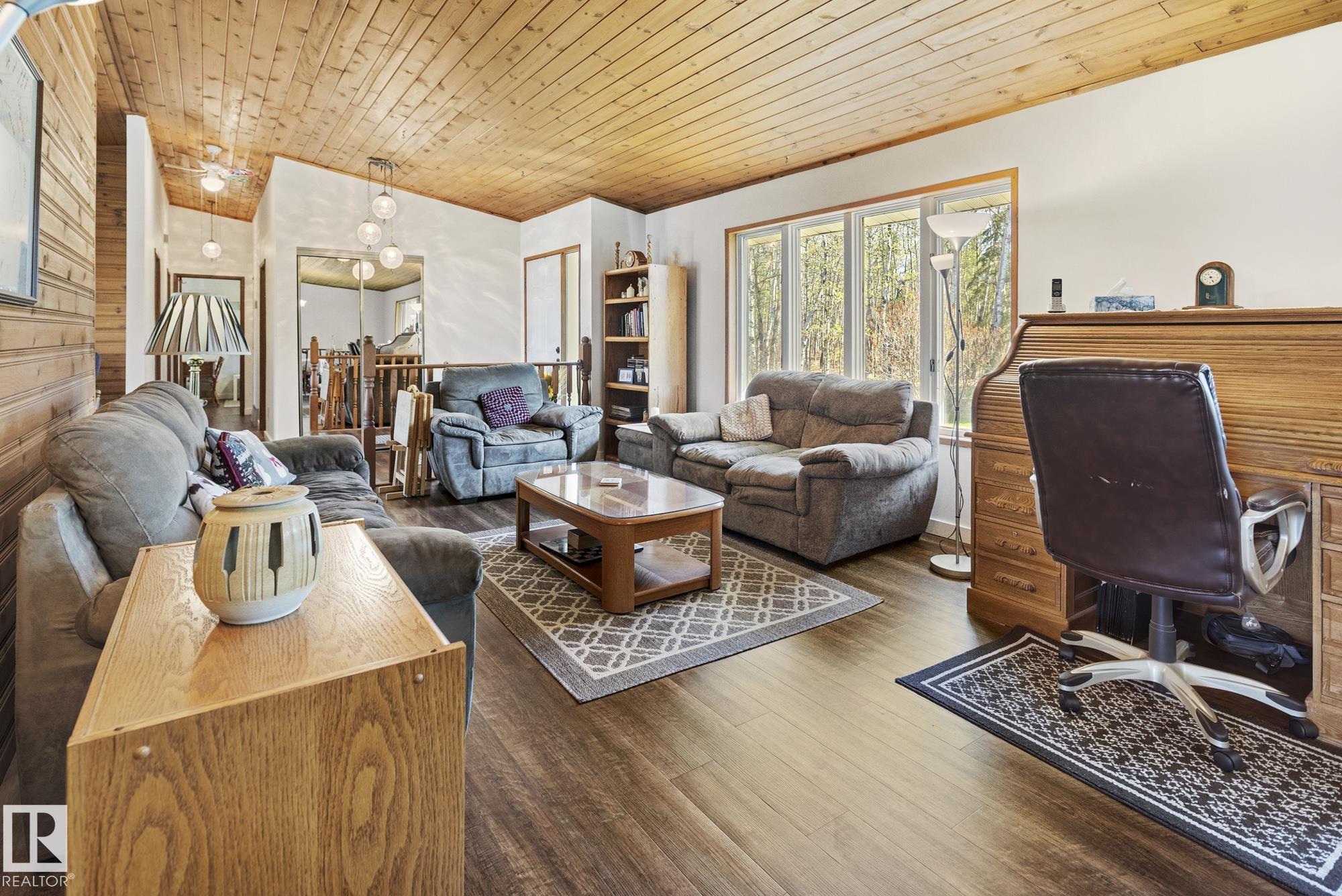 Photo 12 at 19 - 56420 Rge Road 231, Gibbonslea, Rural Sturgeon County