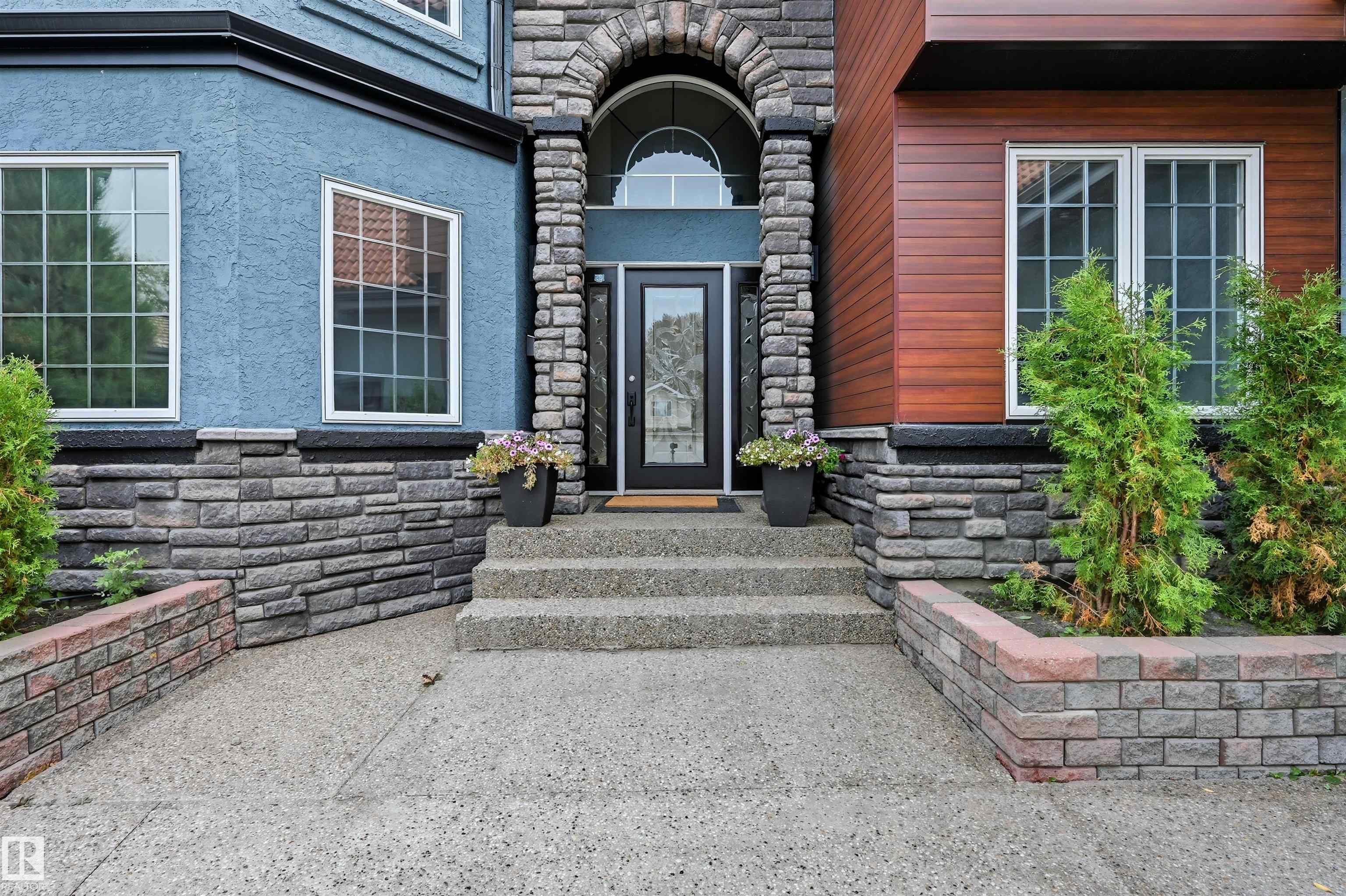 Photo 3 at 690 Henderson Street NW, Henderson Estates, Edmonton