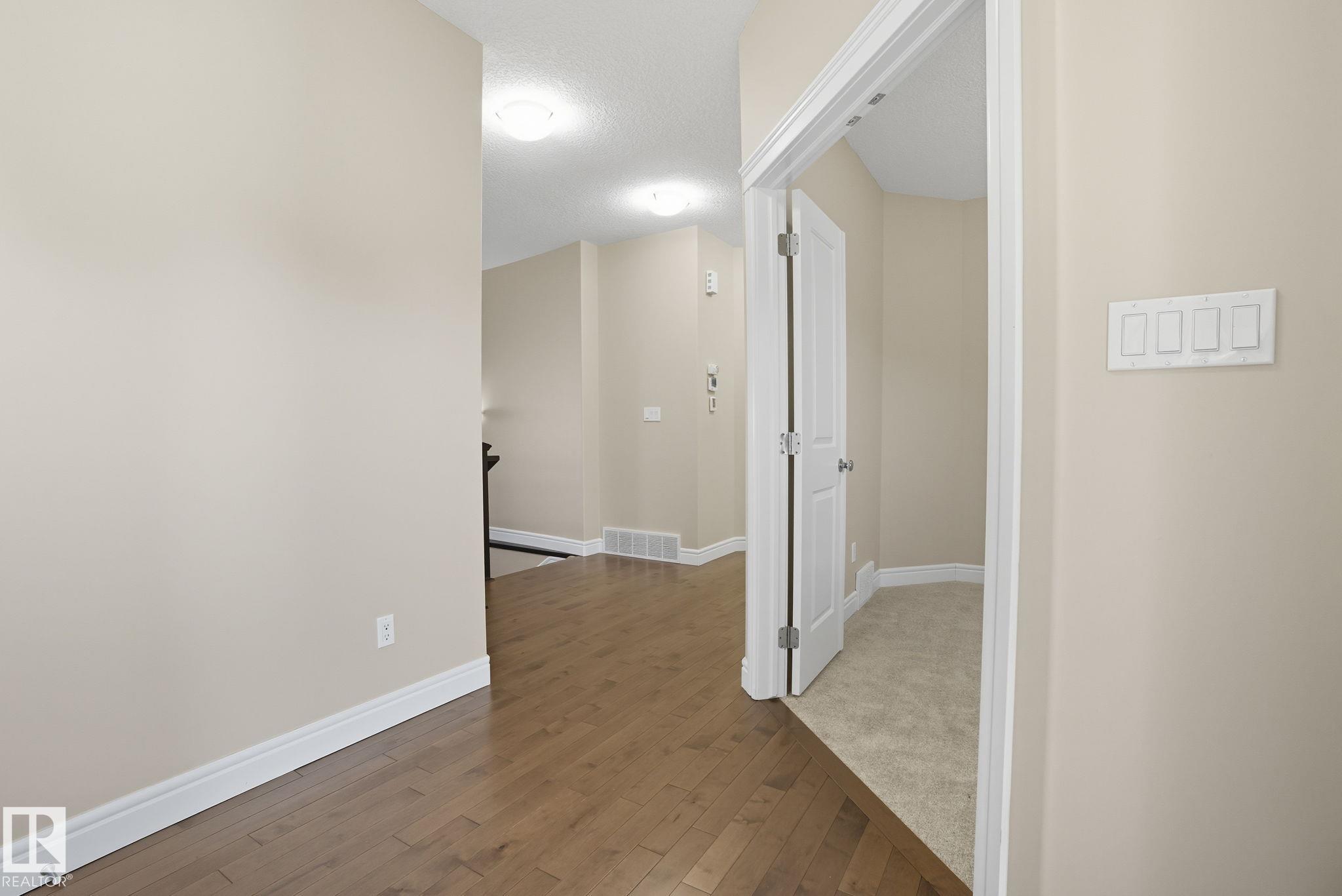 Photo 4 at 9216 181 Avenue NW, Klarvatten, Edmonton