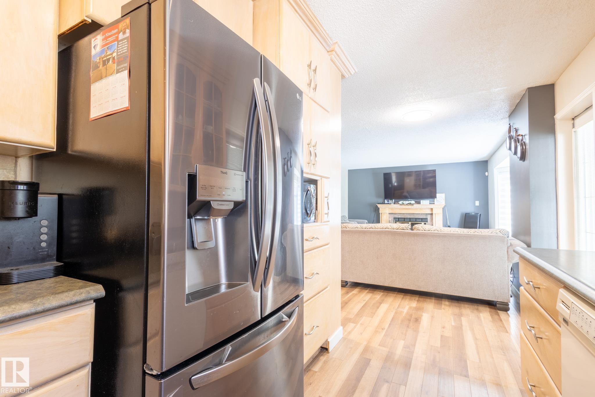 Photo 11 at 18012 96 Street NW, Lago Lindo, Edmonton