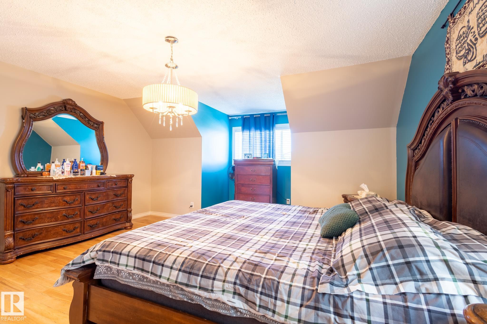 Photo 14 at 18012 96 Street NW, Lago Lindo, Edmonton