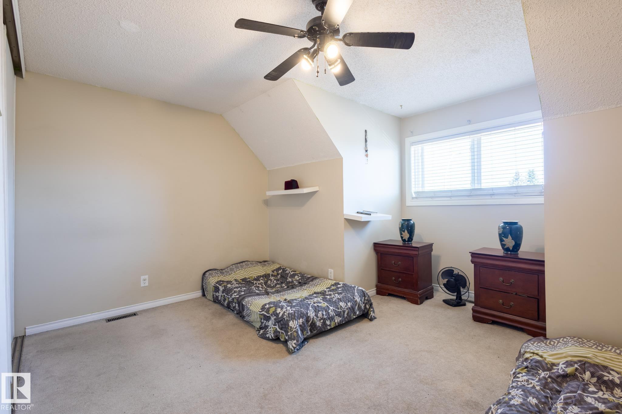 Photo 19 at 18012 96 Street NW, Lago Lindo, Edmonton