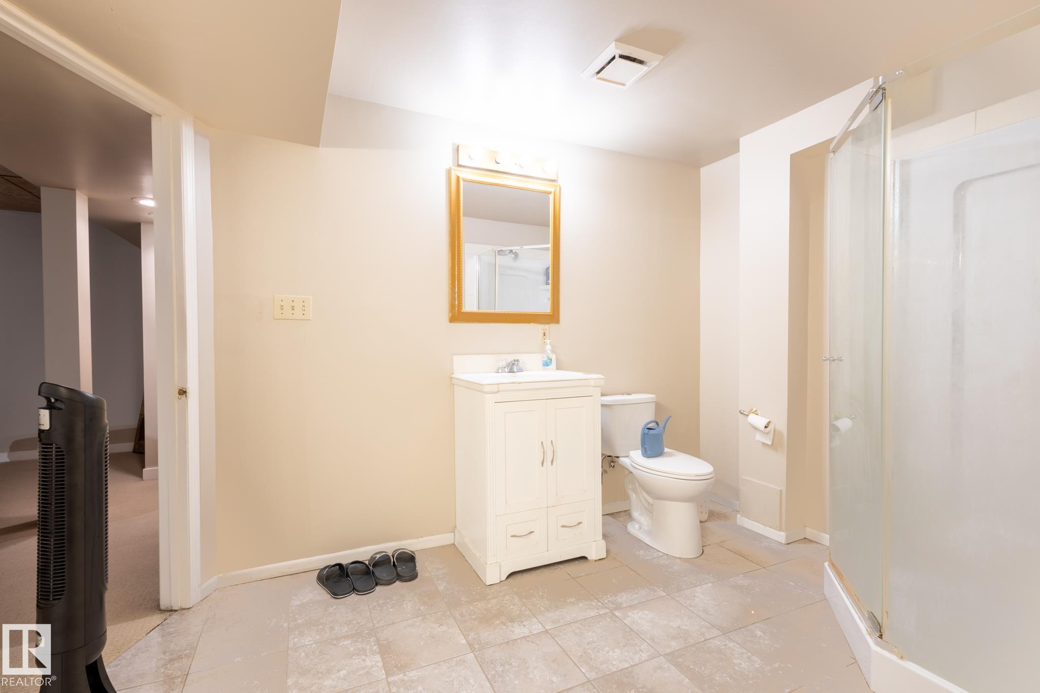 Photo 25 at 18012 96 Street NW, Lago Lindo, Edmonton