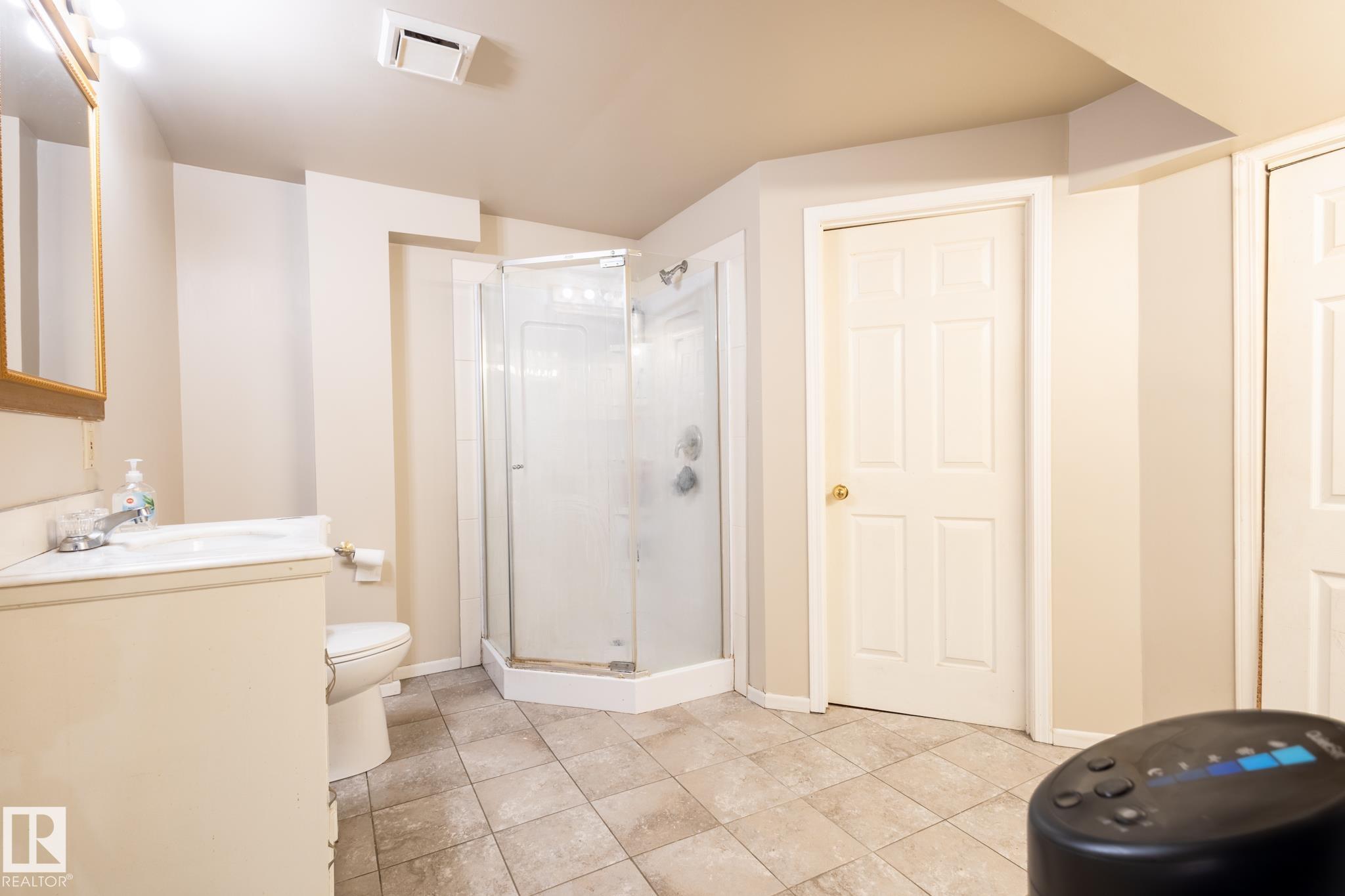 Photo 26 at 18012 96 Street NW, Lago Lindo, Edmonton
