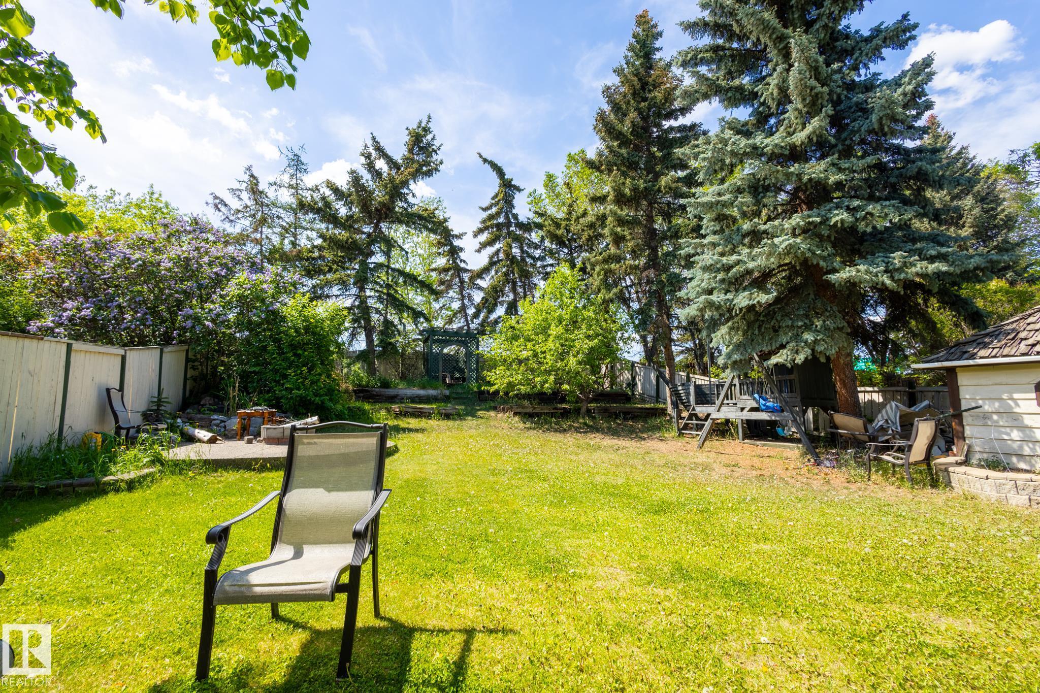 Photo 29 at 18012 96 Street NW, Lago Lindo, Edmonton