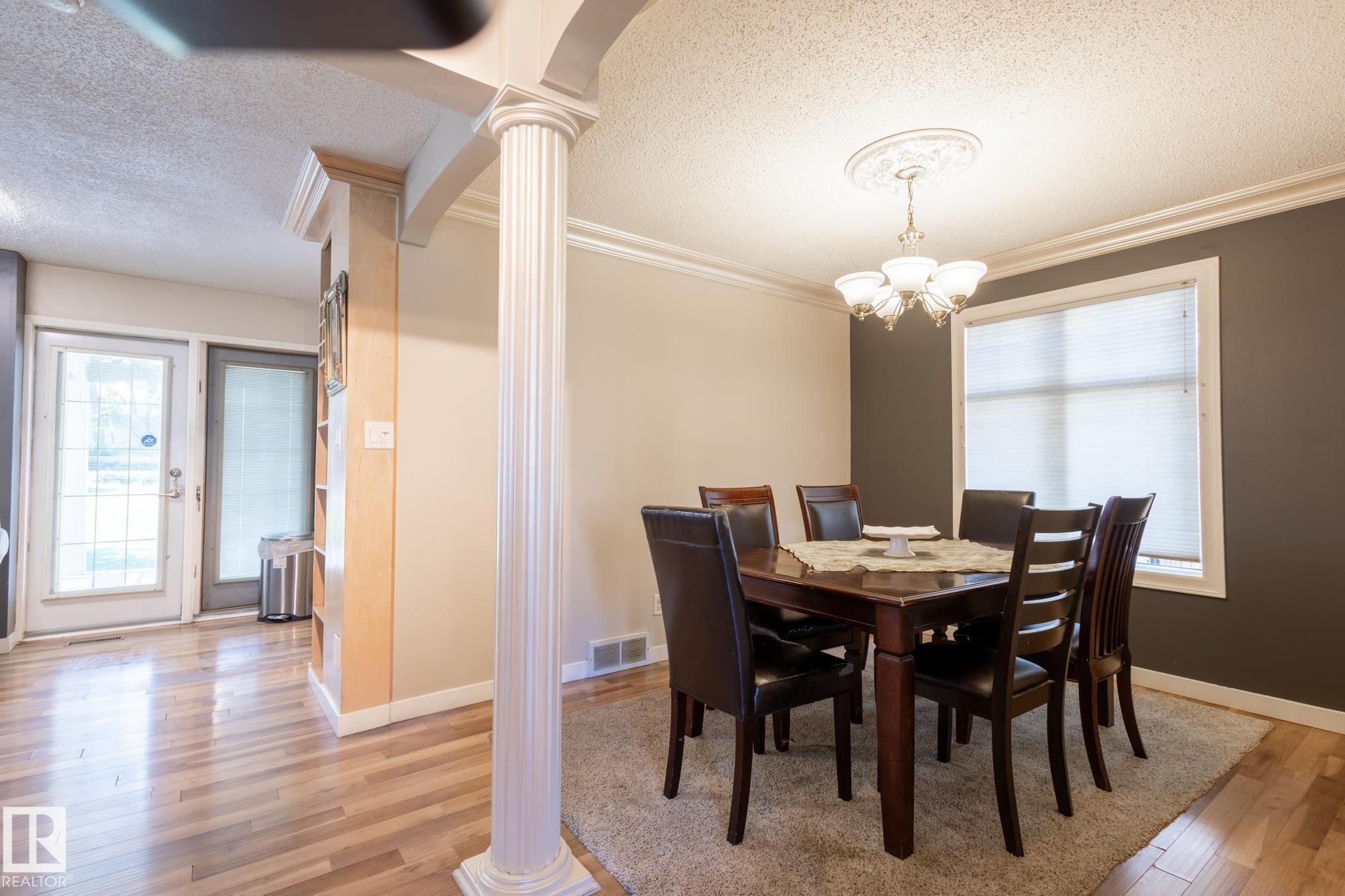 Photo 7 at 18012 96 Street NW, Lago Lindo, Edmonton