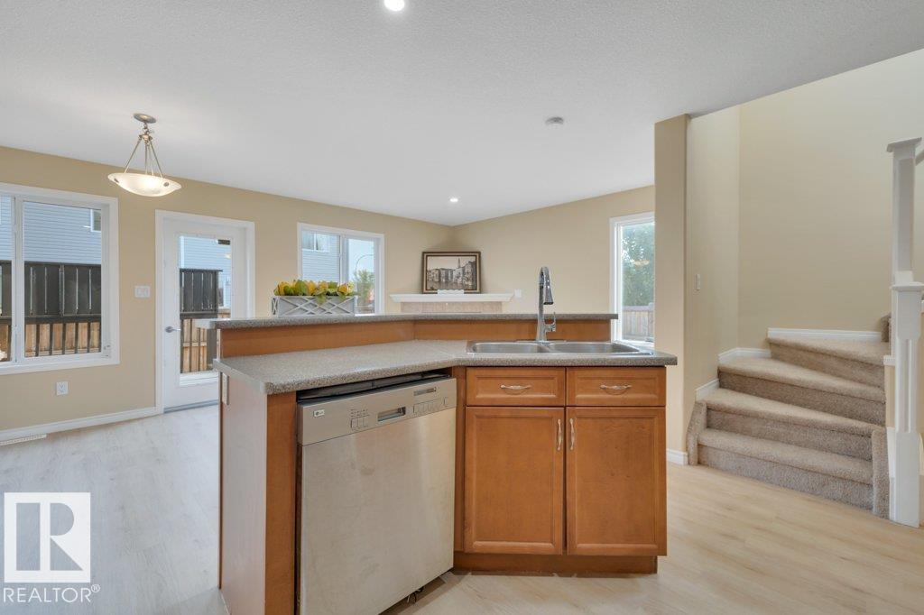 Photo 7 at 300 Graywood Mews, Graybriar, Stony Plain