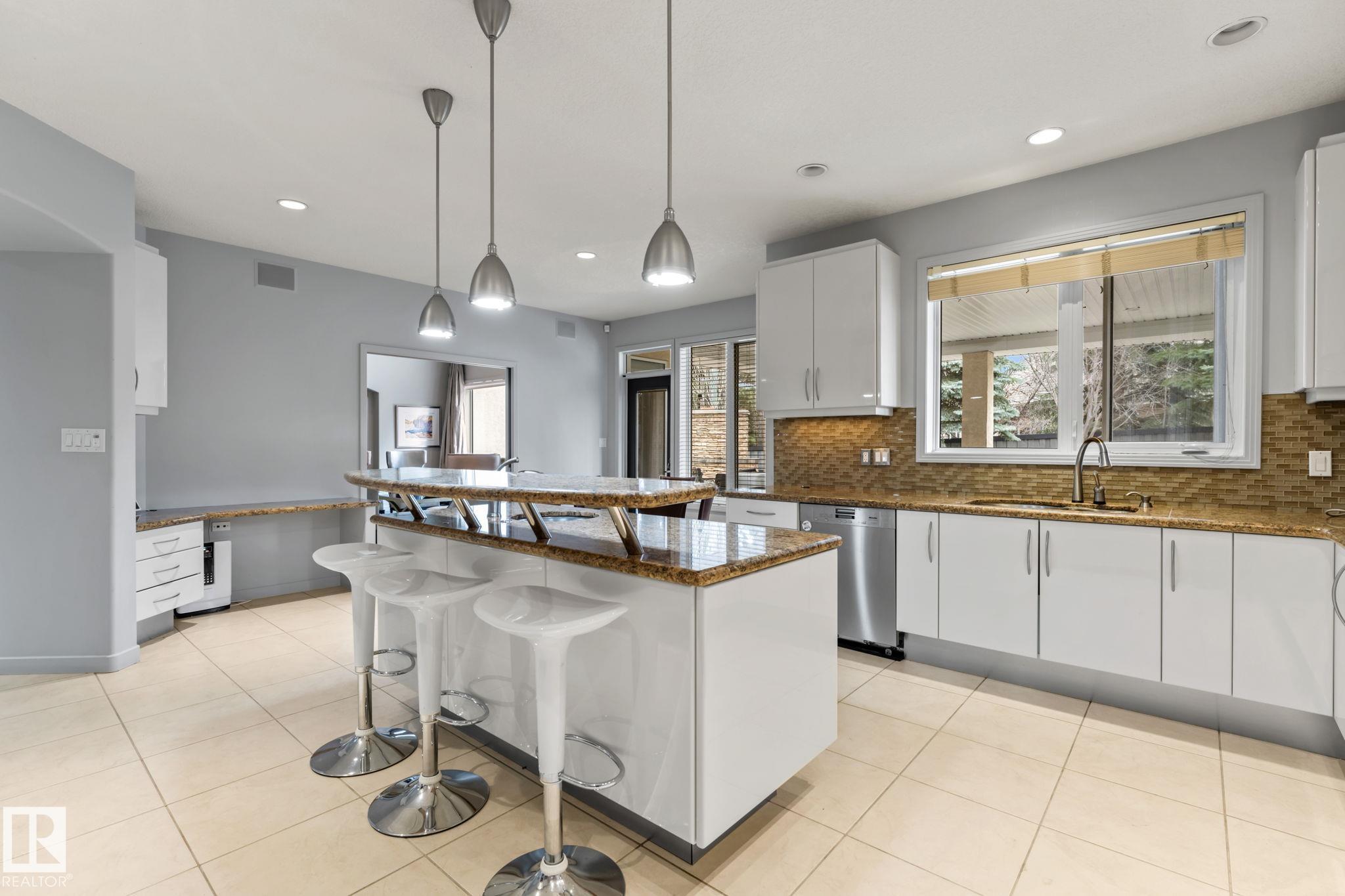 Photo 18 at 473 Heffernan Drive NW, Henderson Estates, Edmonton