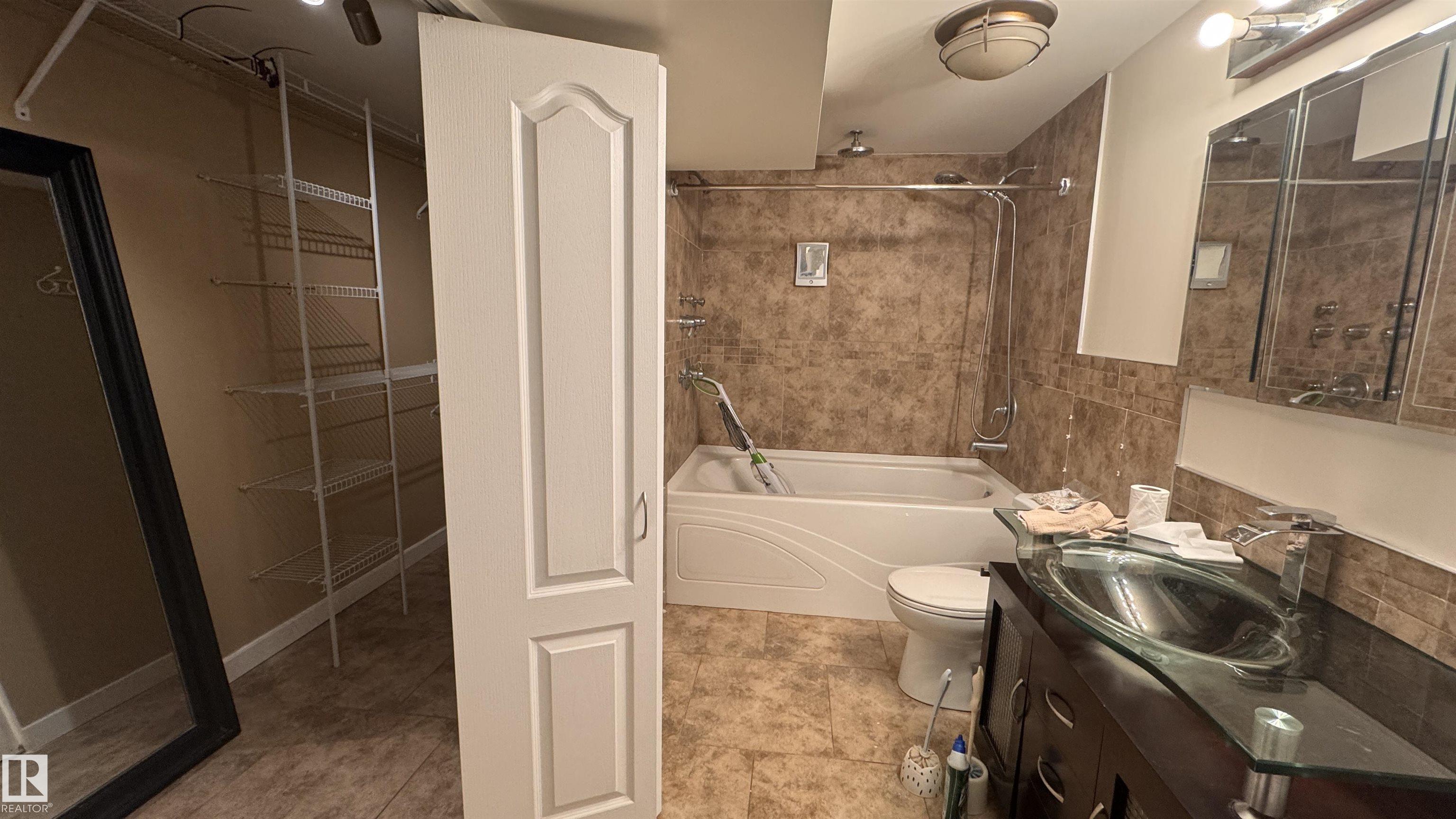 Photo 14 at 11022 160a Street NW, Mayfield, Edmonton