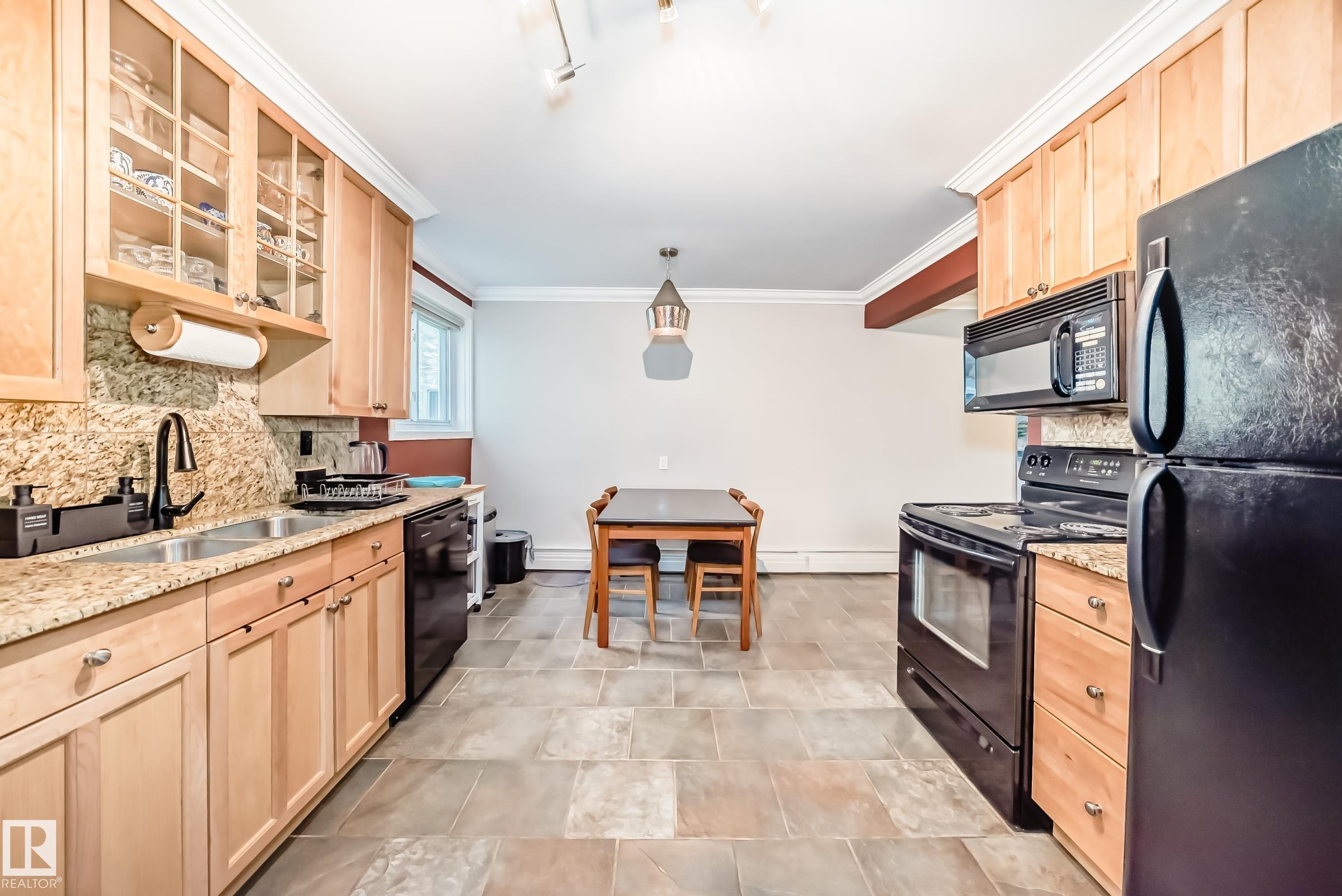 Photo 13 at 105 - 10745 83 Avenue NW, Garneau, Edmonton