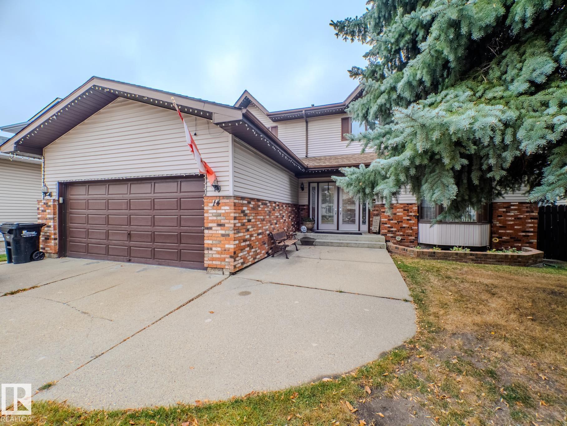 Photo 2 at 14 Greenbriar Crescent, Clarkdale Meadows, Sherwood Park