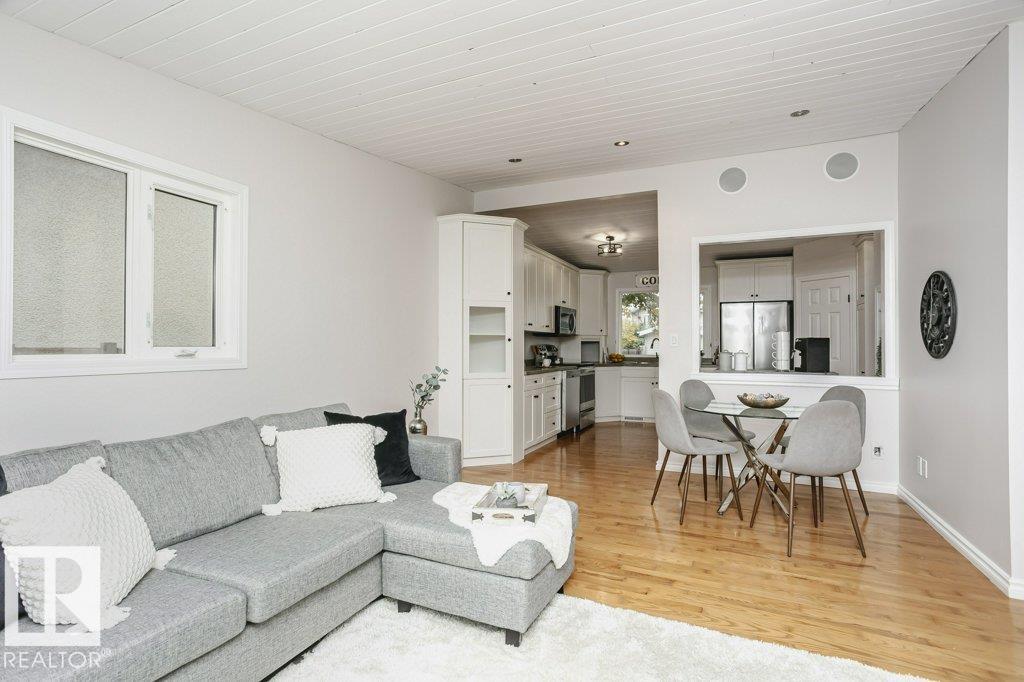 http://cdnparap120.paragonrels.com/ParagonImages/Property/p12/RAE/225373408/9/0/0/d0fc55a1a5822ee5b831dc241a9e5e93/1/31da75aa2a03e90ee40b80641b78b01e/225373408-f9dad2d1-8149-456e-ba7b-06aecfba7b19.JPG