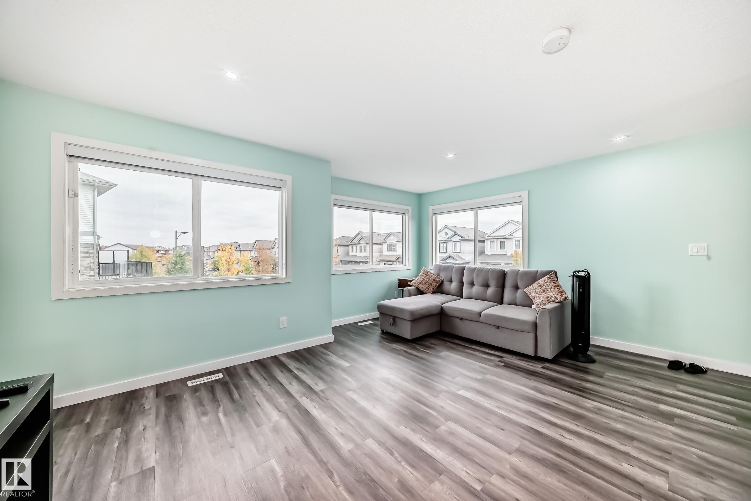 Photo 11 at 3330 15a Avenue NW, Laurel, Edmonton