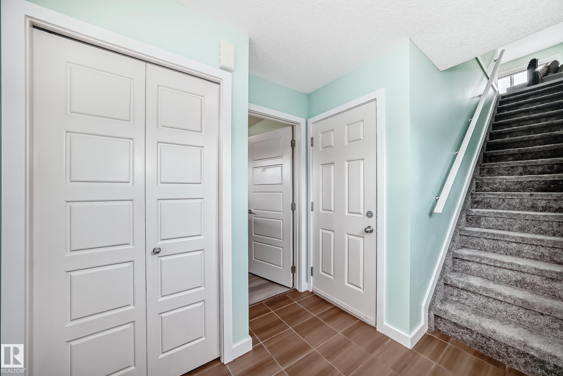Photo 5 at 3330 15a Avenue NW, Laurel, Edmonton