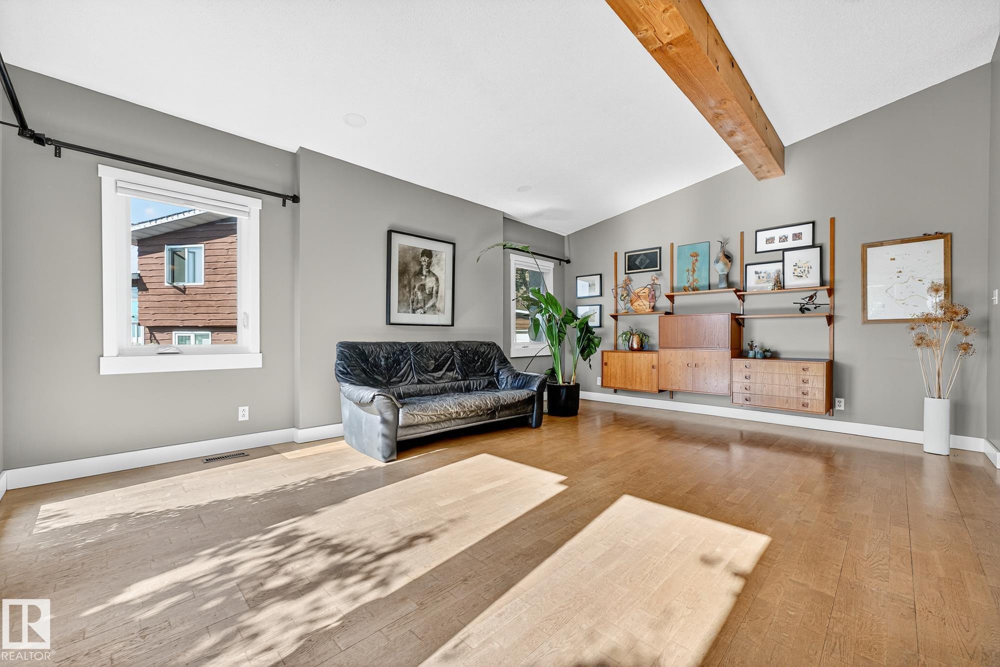 Photo 16 at 11524 152b Avenue NW, Caernarvon, Edmonton