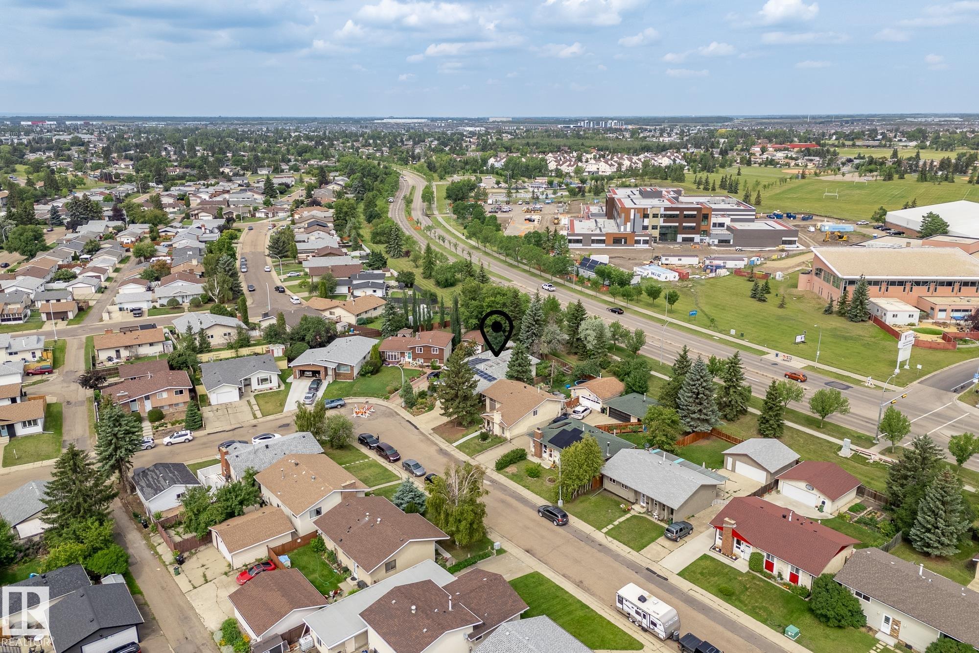Photo 4 at 11524 152b Avenue NW, Caernarvon, Edmonton