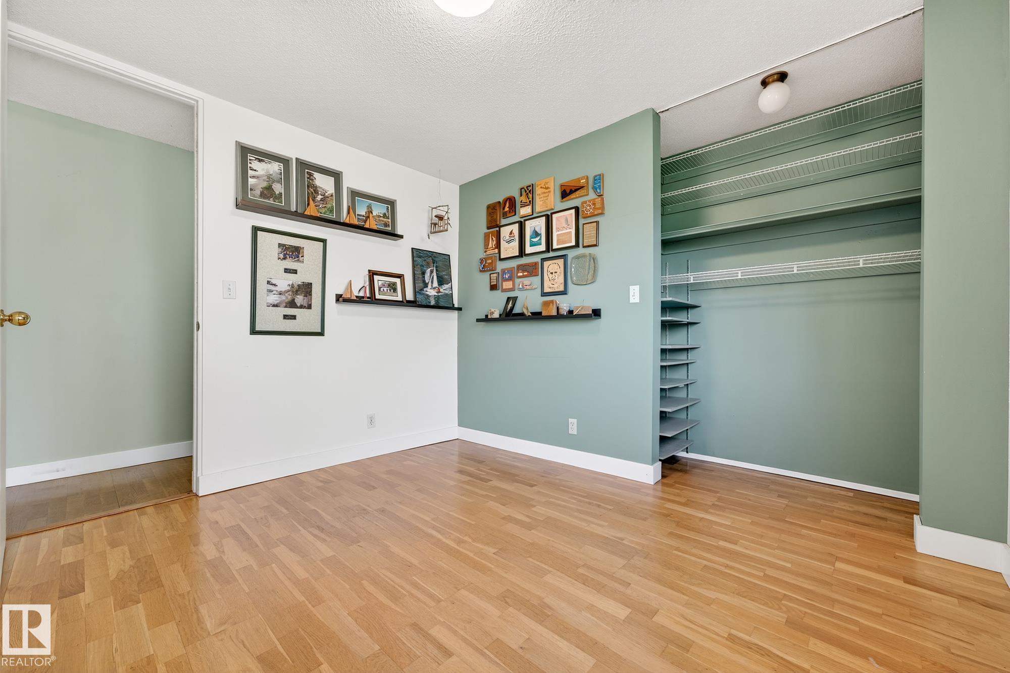 Photo 34 at 11524 152b Avenue NW, Caernarvon, Edmonton