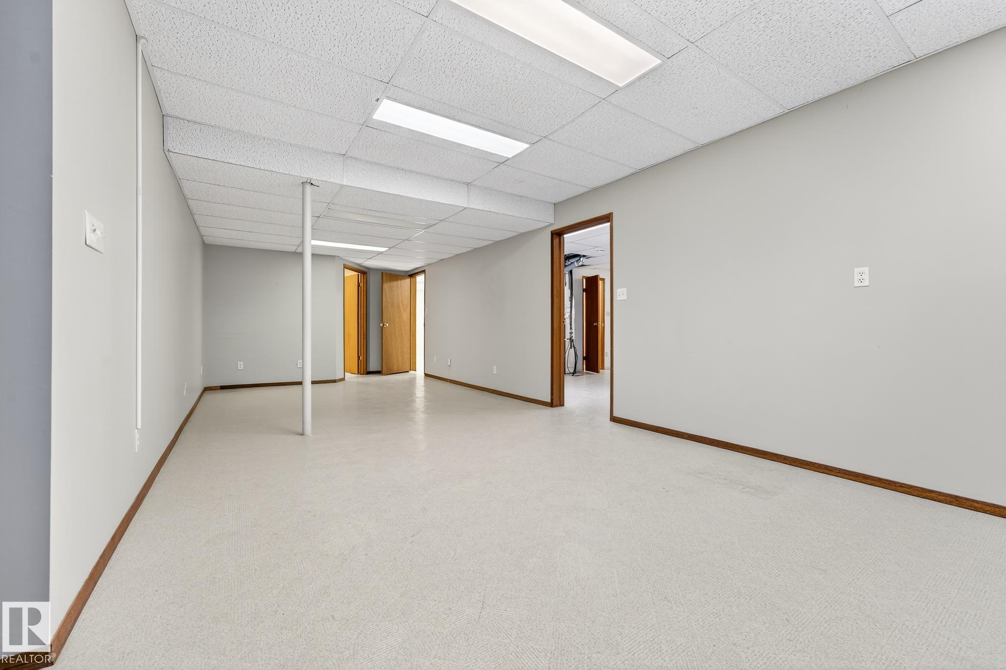 Photo 38 at 11524 152b Avenue NW, Caernarvon, Edmonton