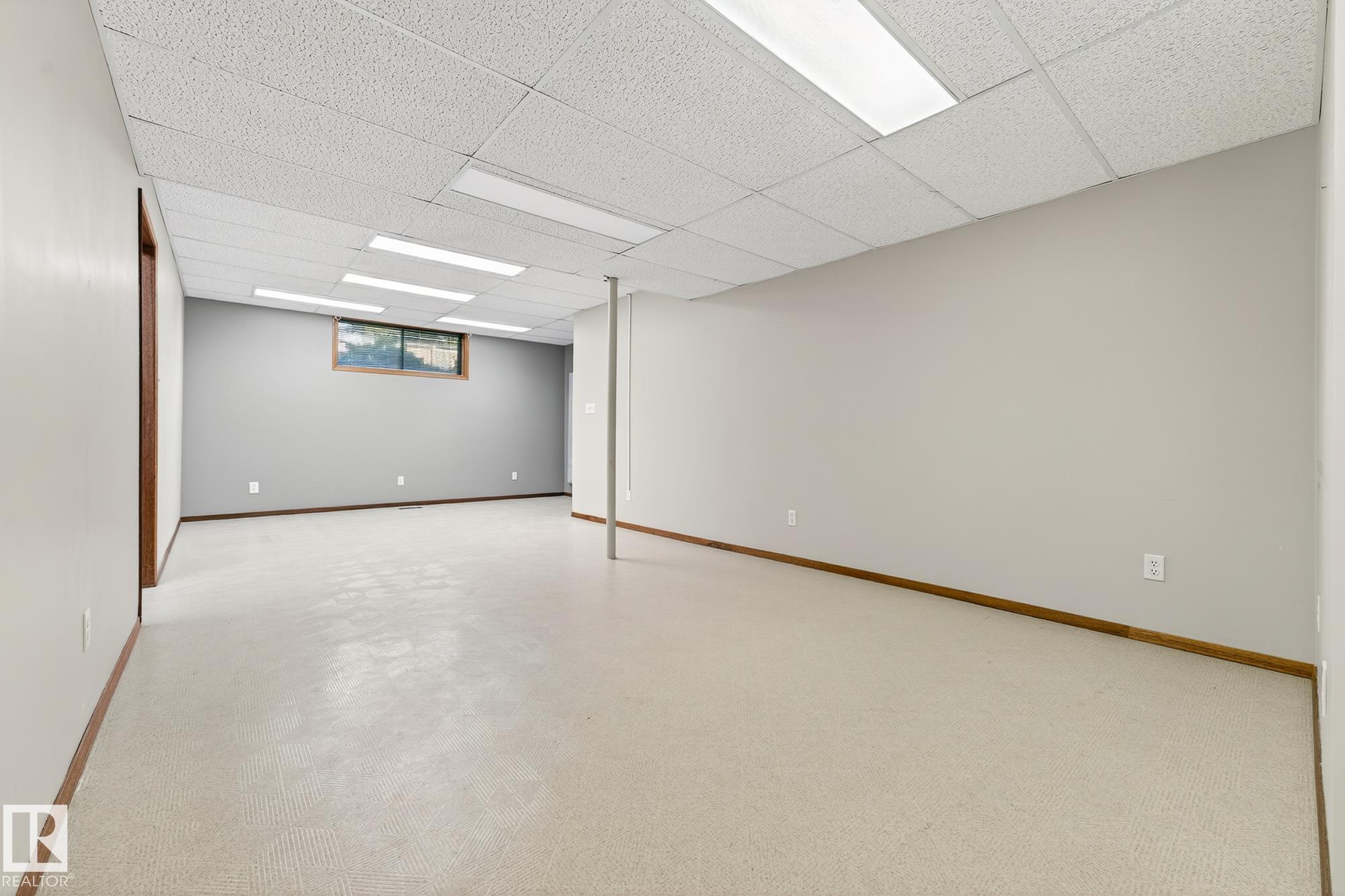Photo 40 at 11524 152b Avenue NW, Caernarvon, Edmonton