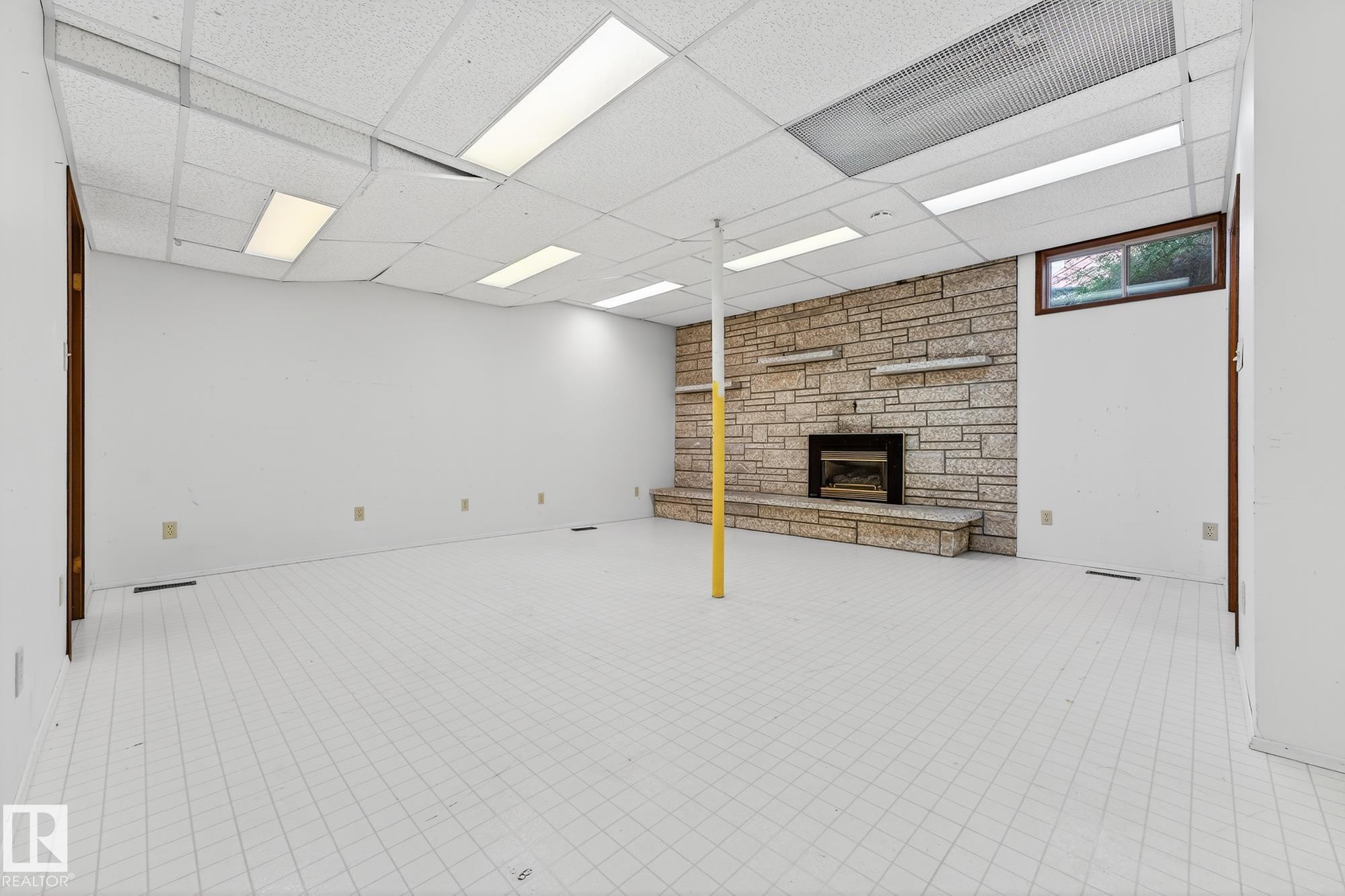 Photo 41 at 11524 152b Avenue NW, Caernarvon, Edmonton