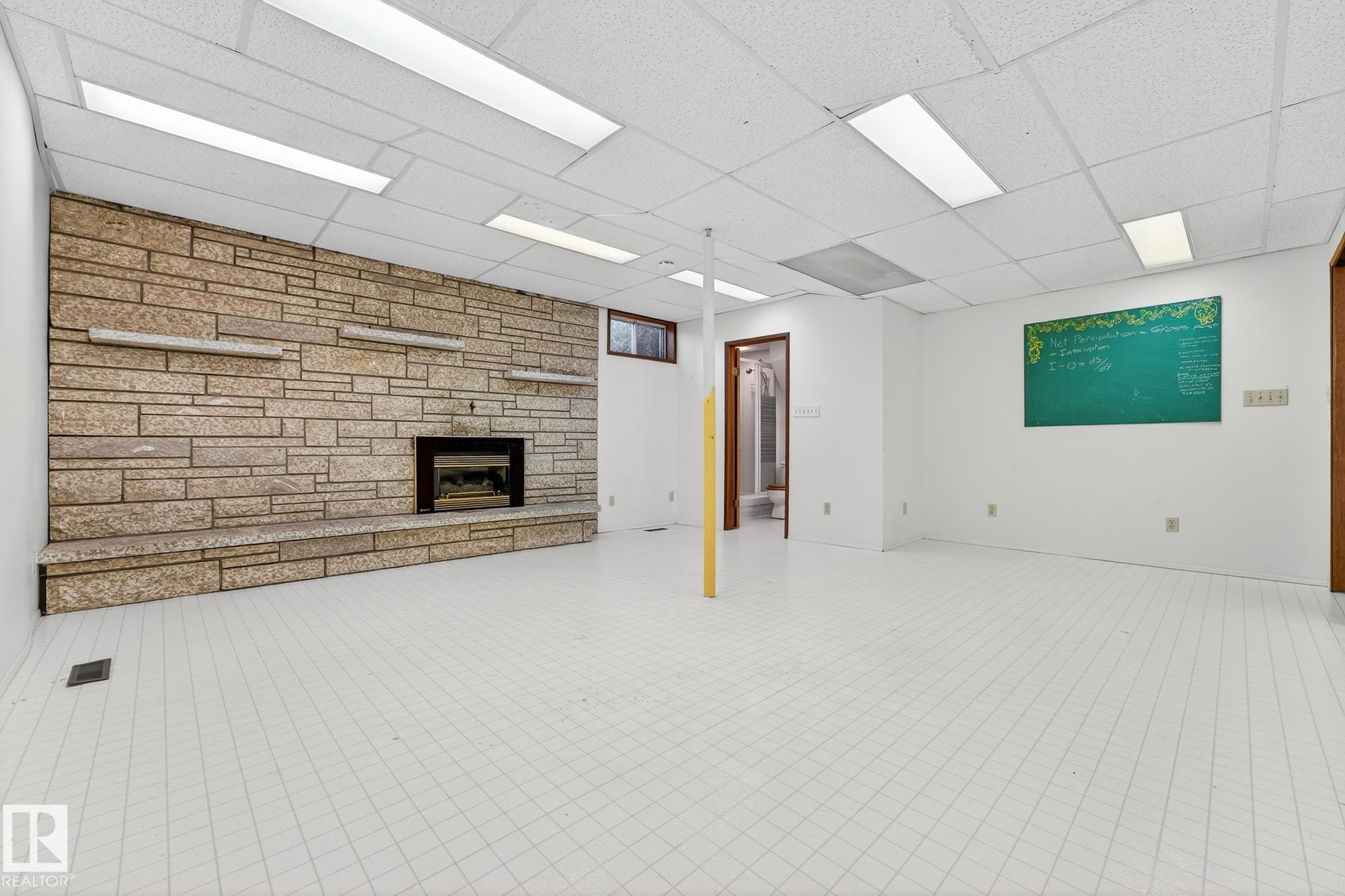 Photo 42 at 11524 152b Avenue NW, Caernarvon, Edmonton