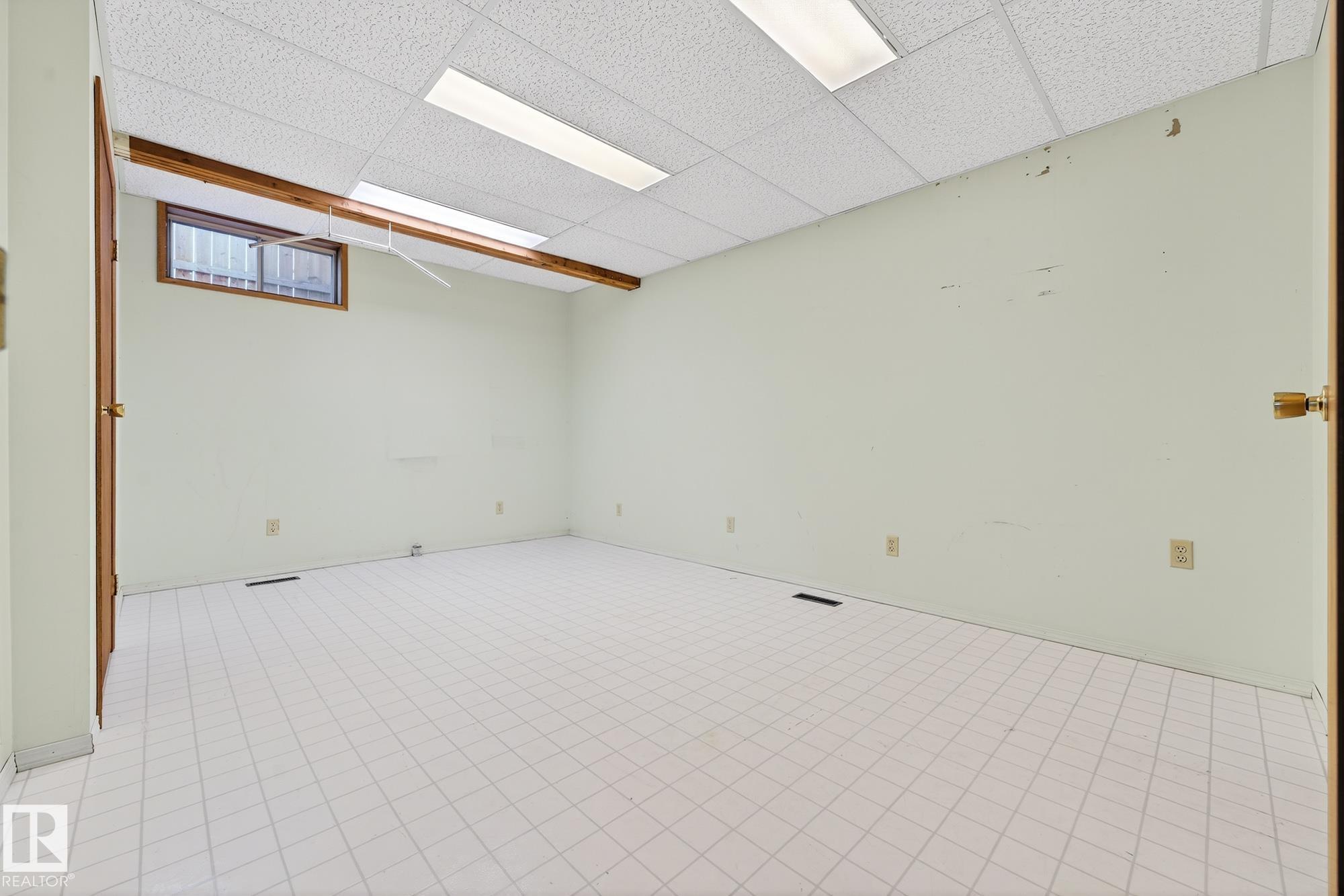 Photo 44 at 11524 152b Avenue NW, Caernarvon, Edmonton