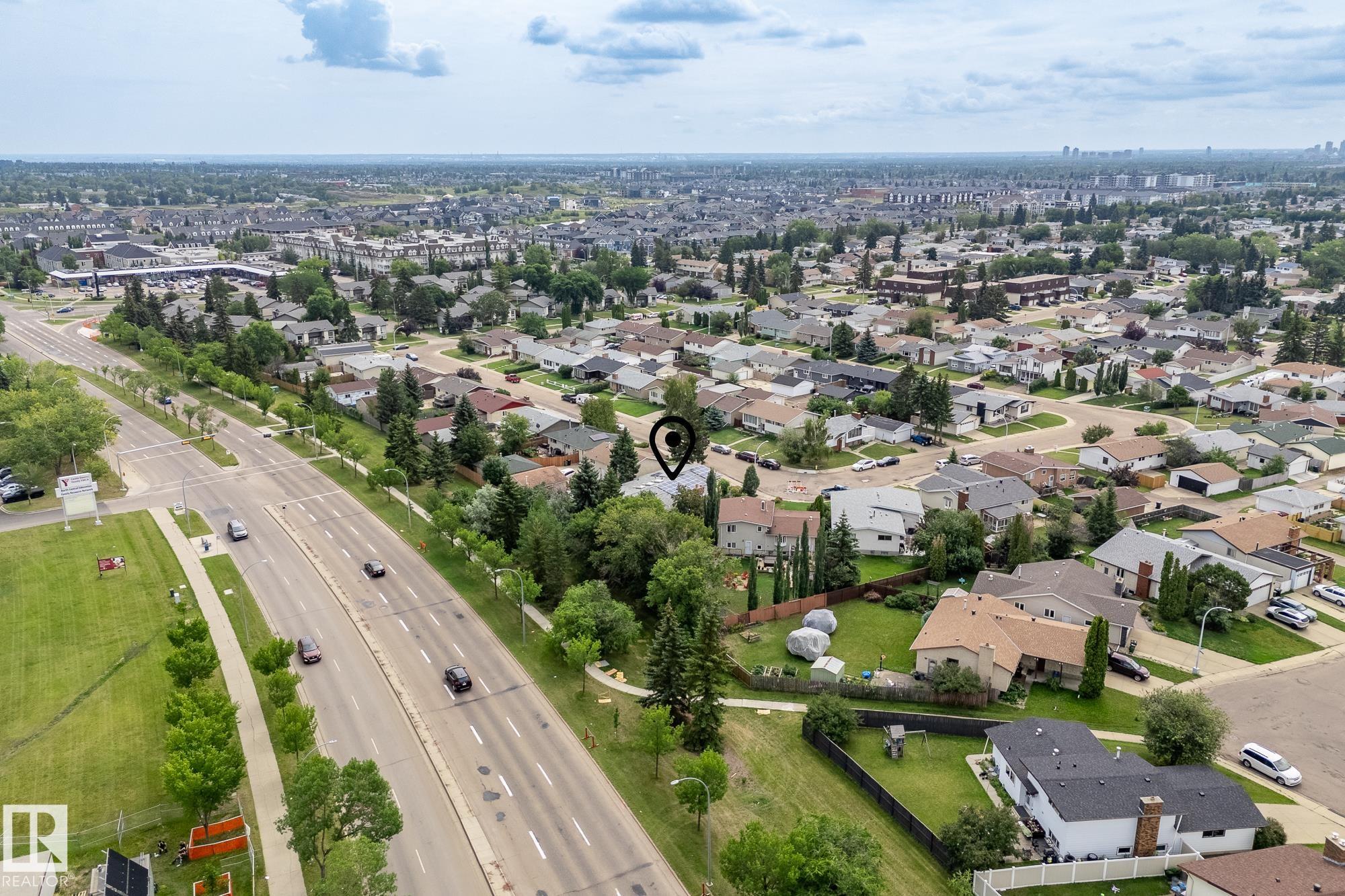 Photo 6 at 11524 152b Avenue NW, Caernarvon, Edmonton