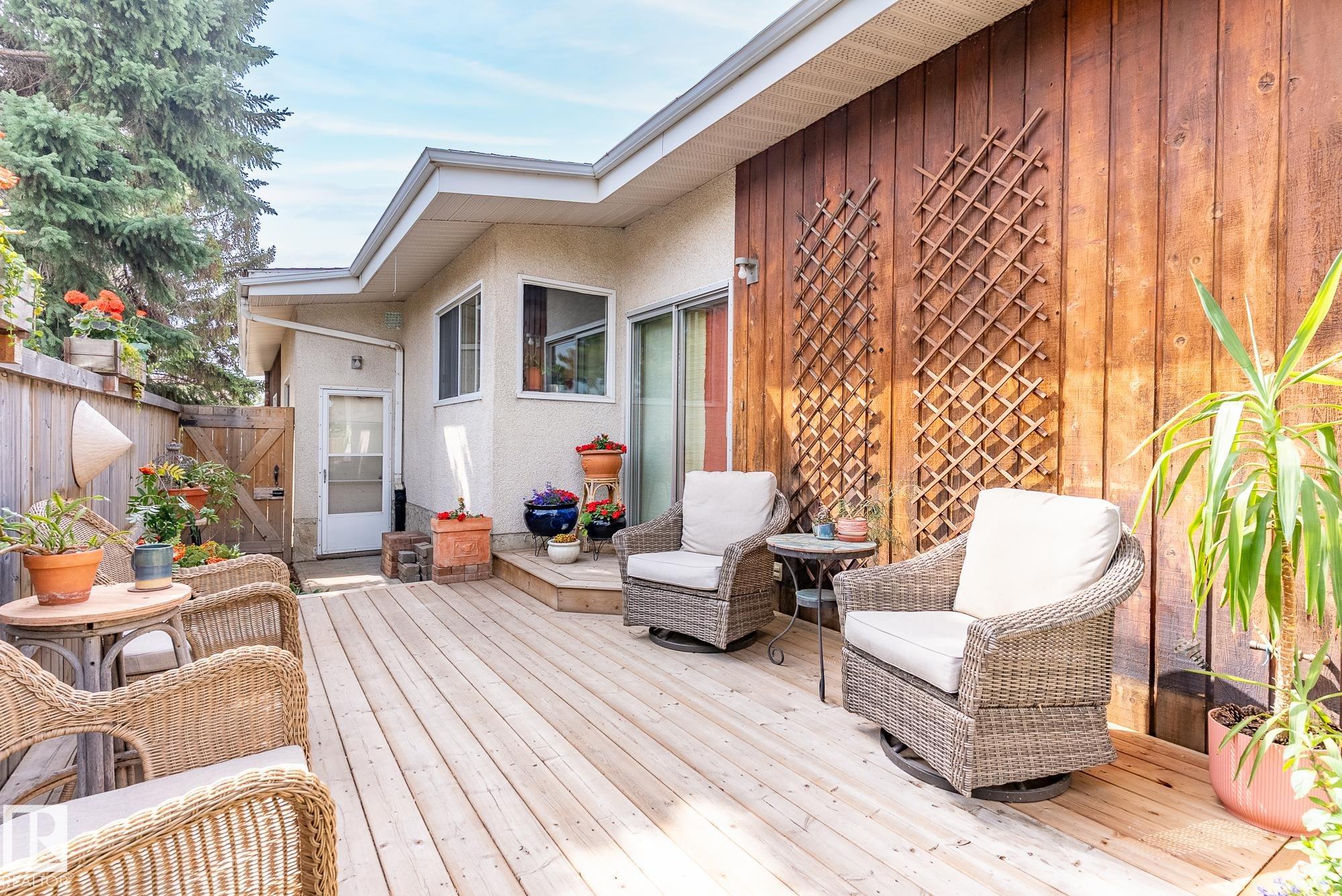 Photo 56 at 11524 152b Avenue NW, Caernarvon, Edmonton