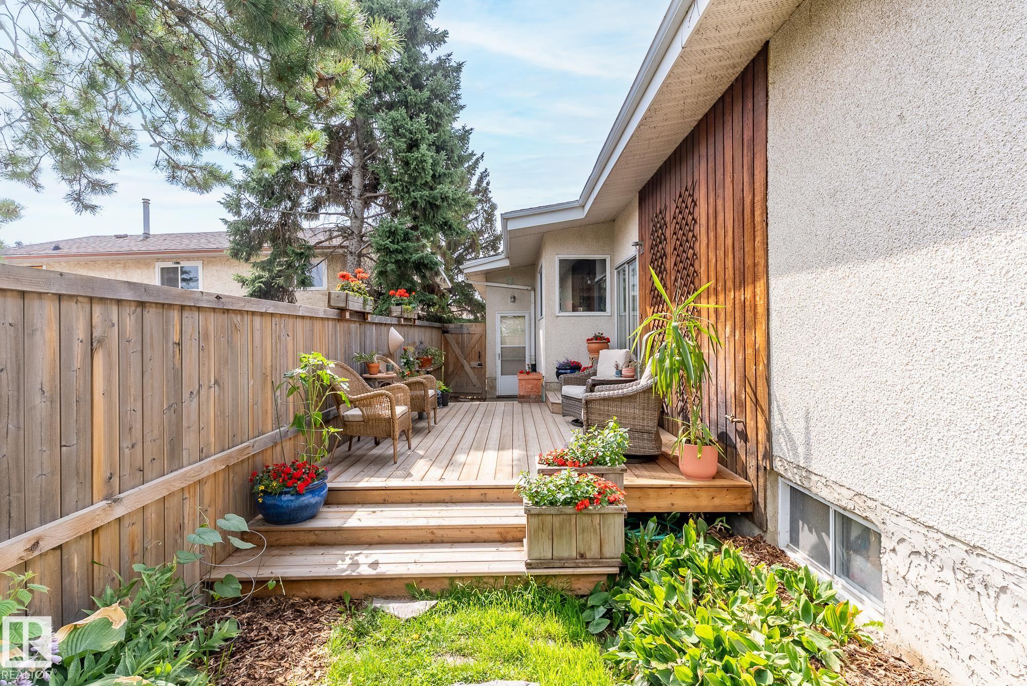 Photo 57 at 11524 152b Avenue NW, Caernarvon, Edmonton