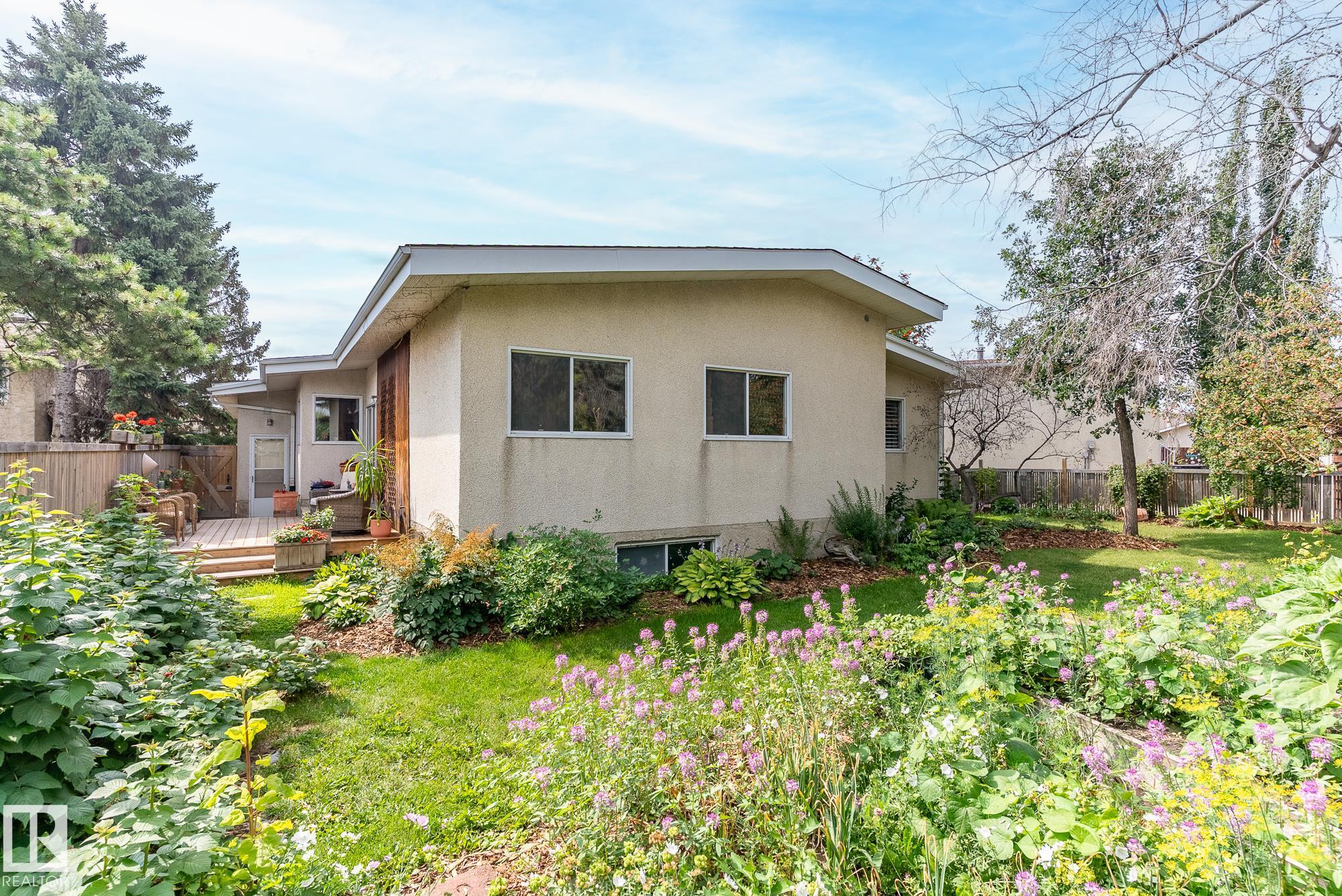 Photo 58 at 11524 152b Avenue NW, Caernarvon, Edmonton