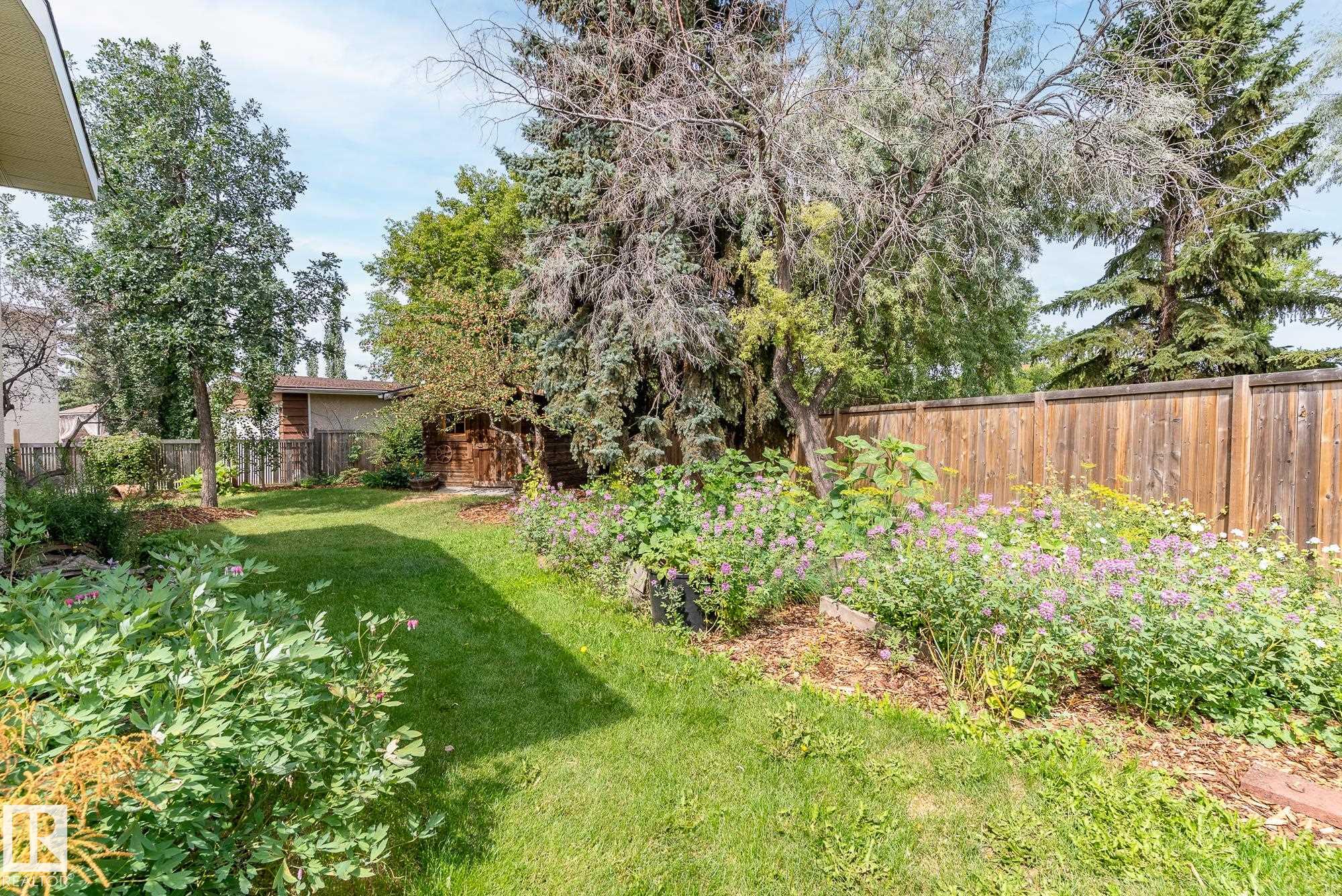 Photo 59 at 11524 152b Avenue NW, Caernarvon, Edmonton