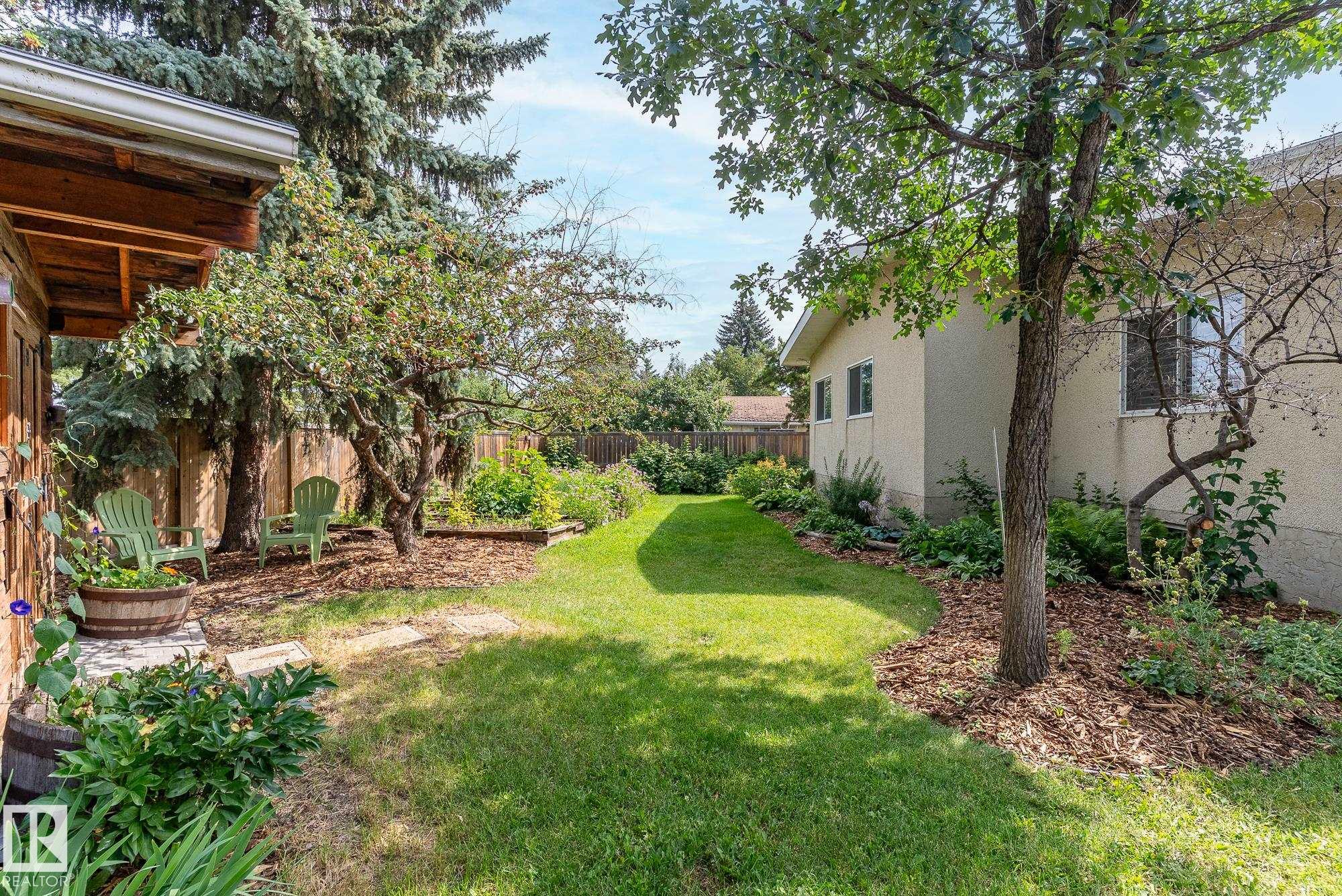 Photo 61 at 11524 152b Avenue NW, Caernarvon, Edmonton