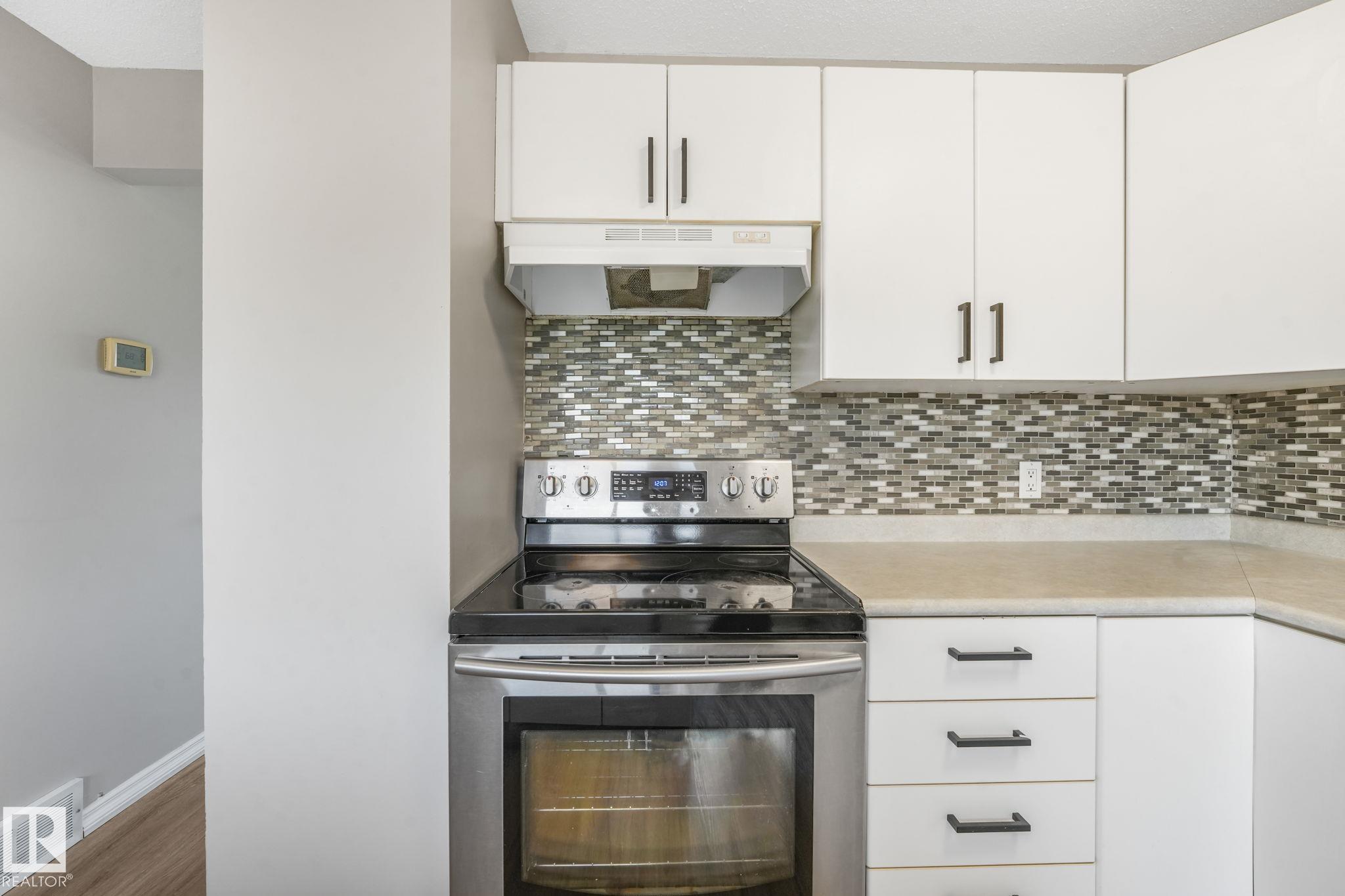Photo 13 at 2110 54 Street NW, Meyokumin, Edmonton