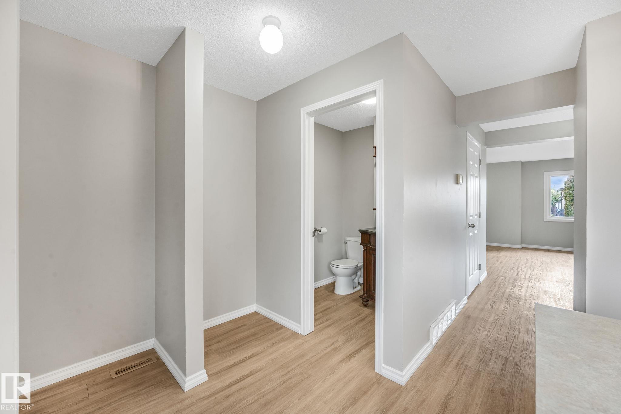 Photo 16 at 2110 54 Street NW, Meyokumin, Edmonton