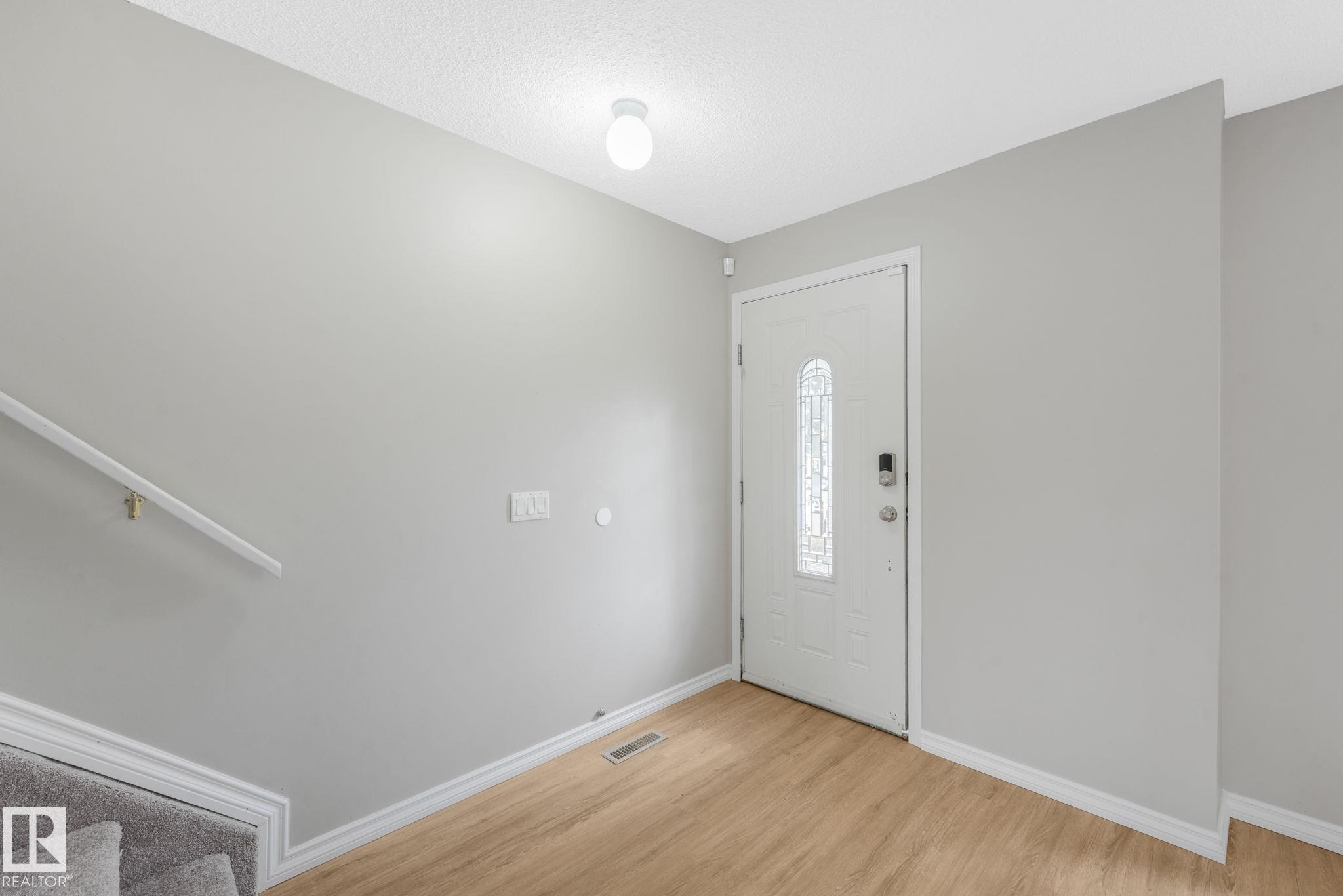 Photo 3 at 2110 54 Street NW, Meyokumin, Edmonton