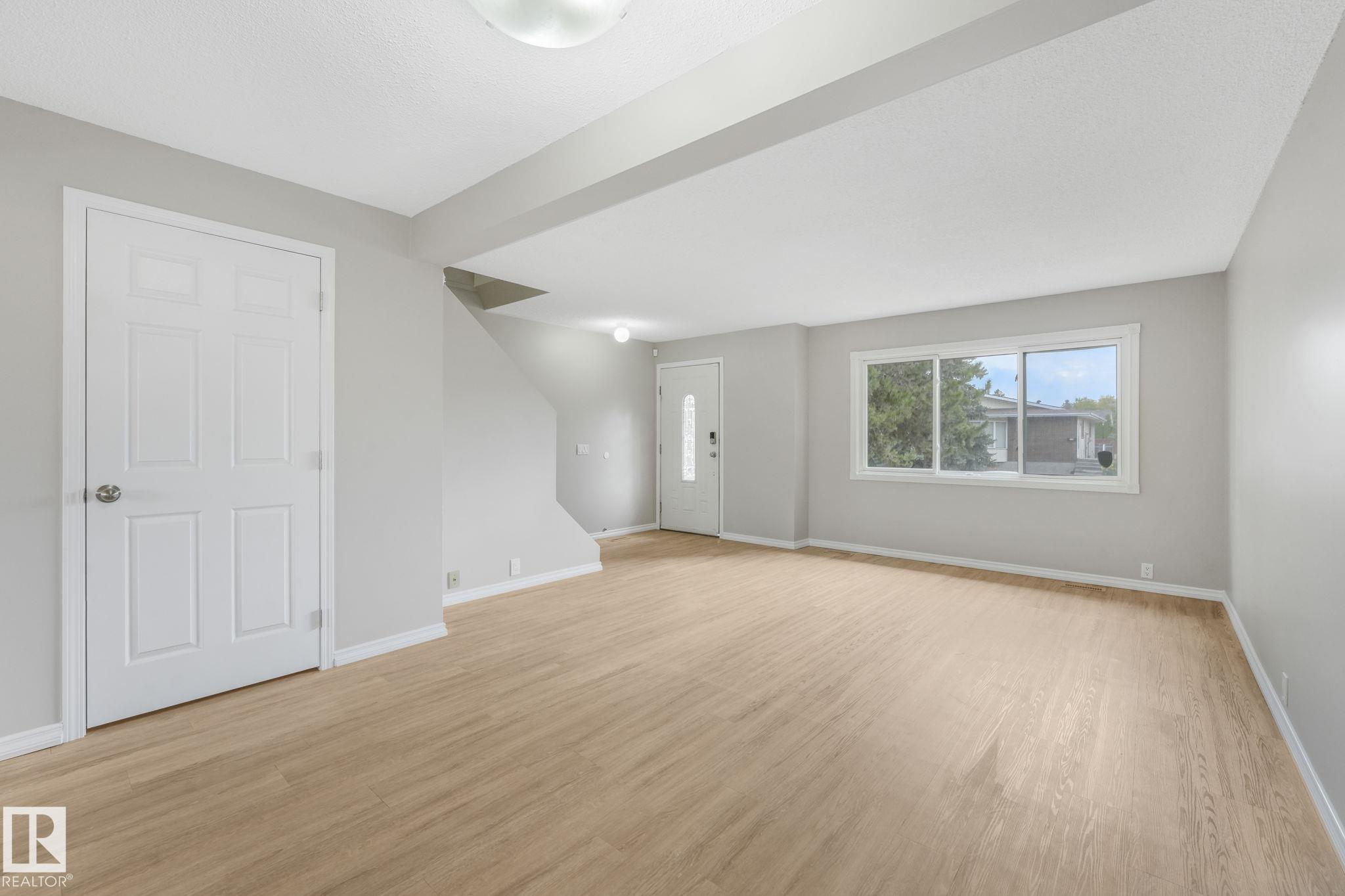 Photo 4 at 2110 54 Street NW, Meyokumin, Edmonton