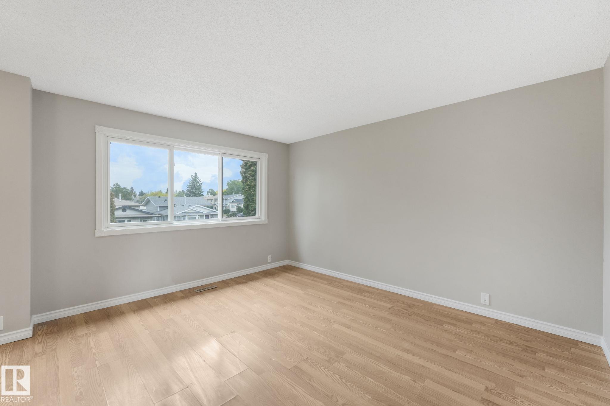 Photo 6 at 2110 54 Street NW, Meyokumin, Edmonton