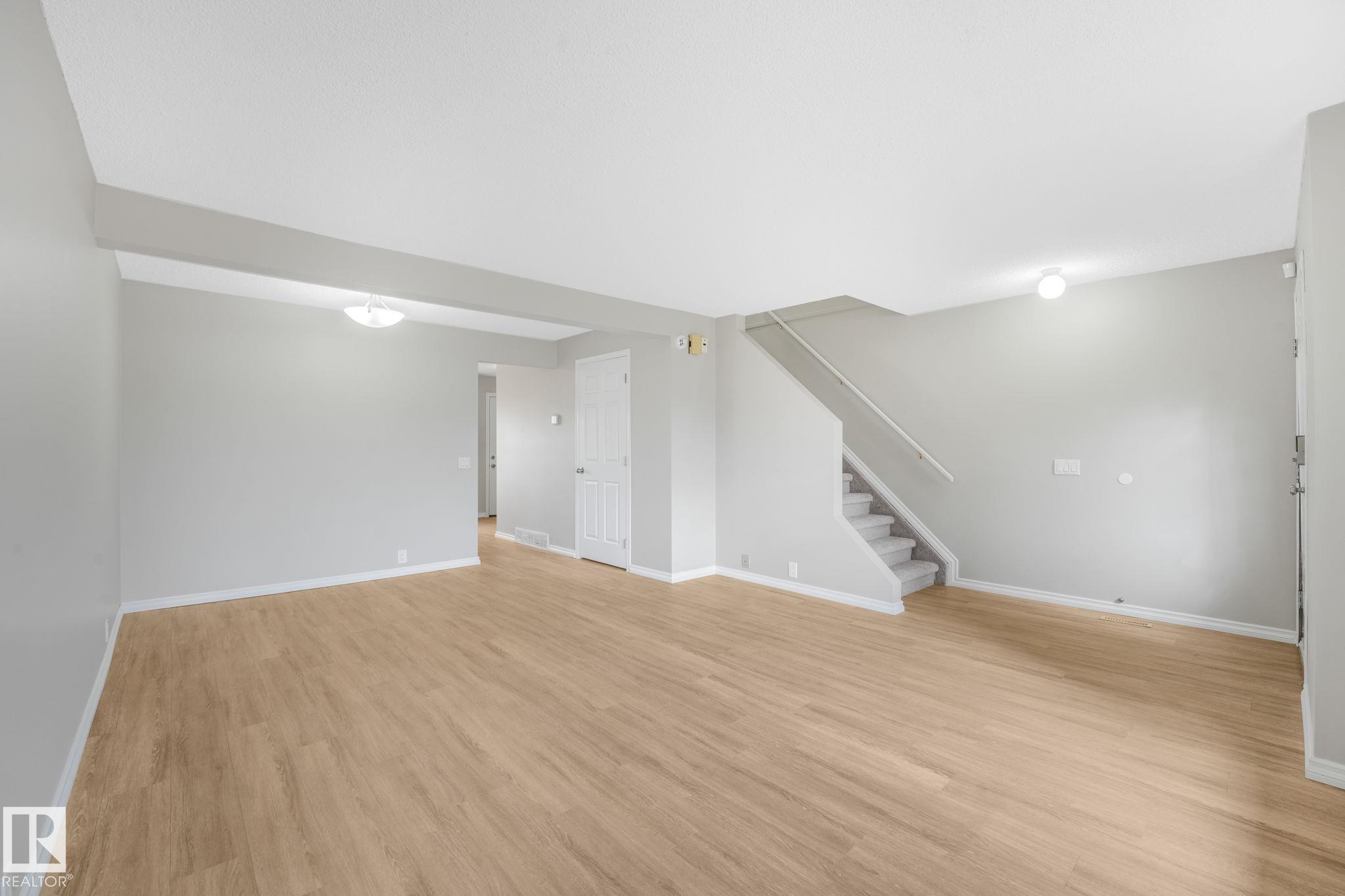 Photo 8 at 2110 54 Street NW, Meyokumin, Edmonton