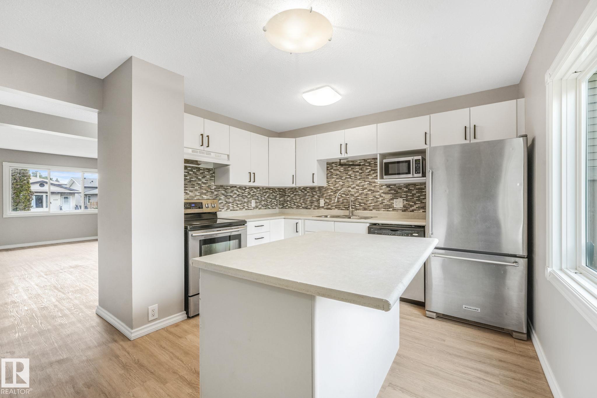 Photo 9 at 2110 54 Street NW, Meyokumin, Edmonton