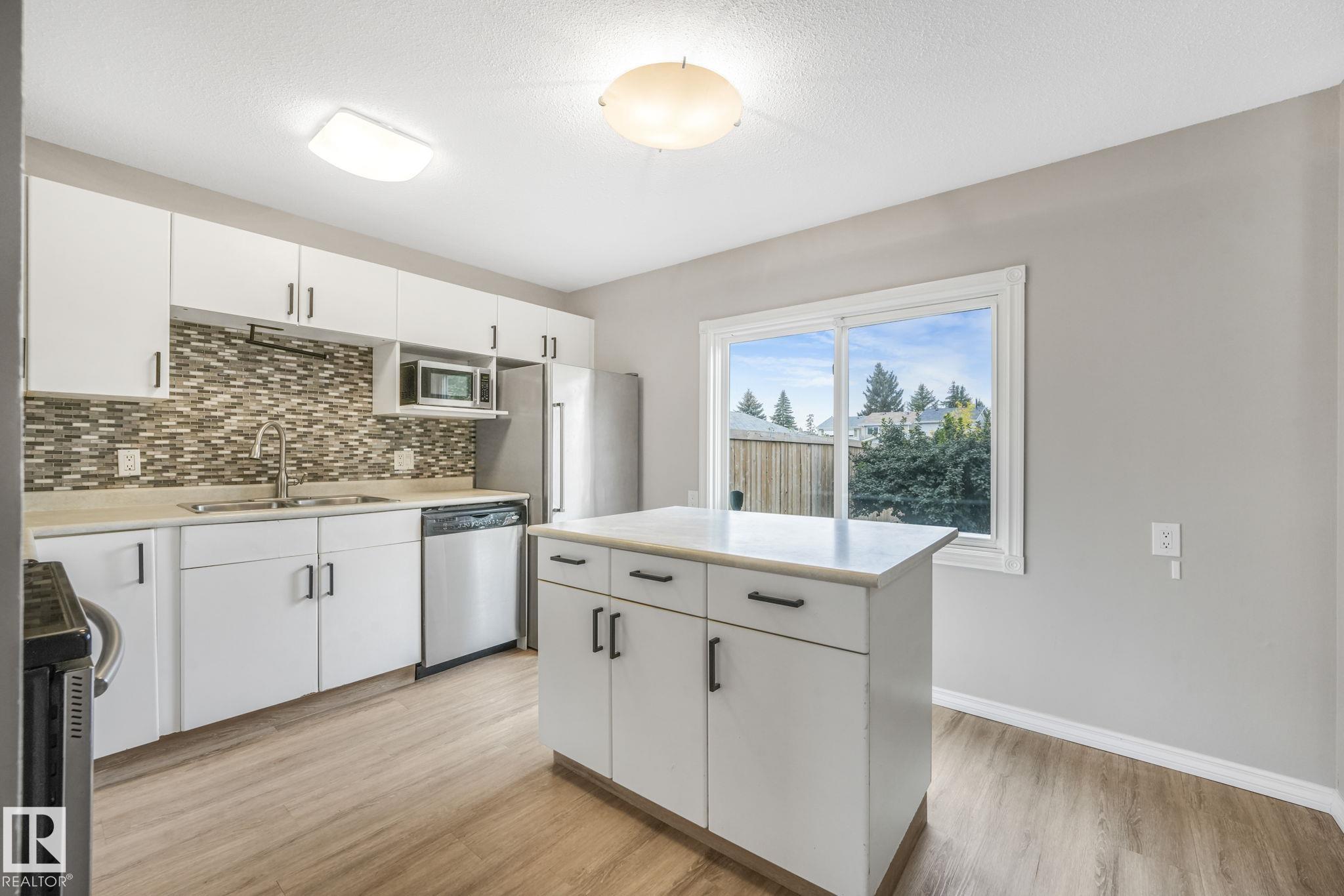 Photo 10 at 2110 54 Street NW, Meyokumin, Edmonton