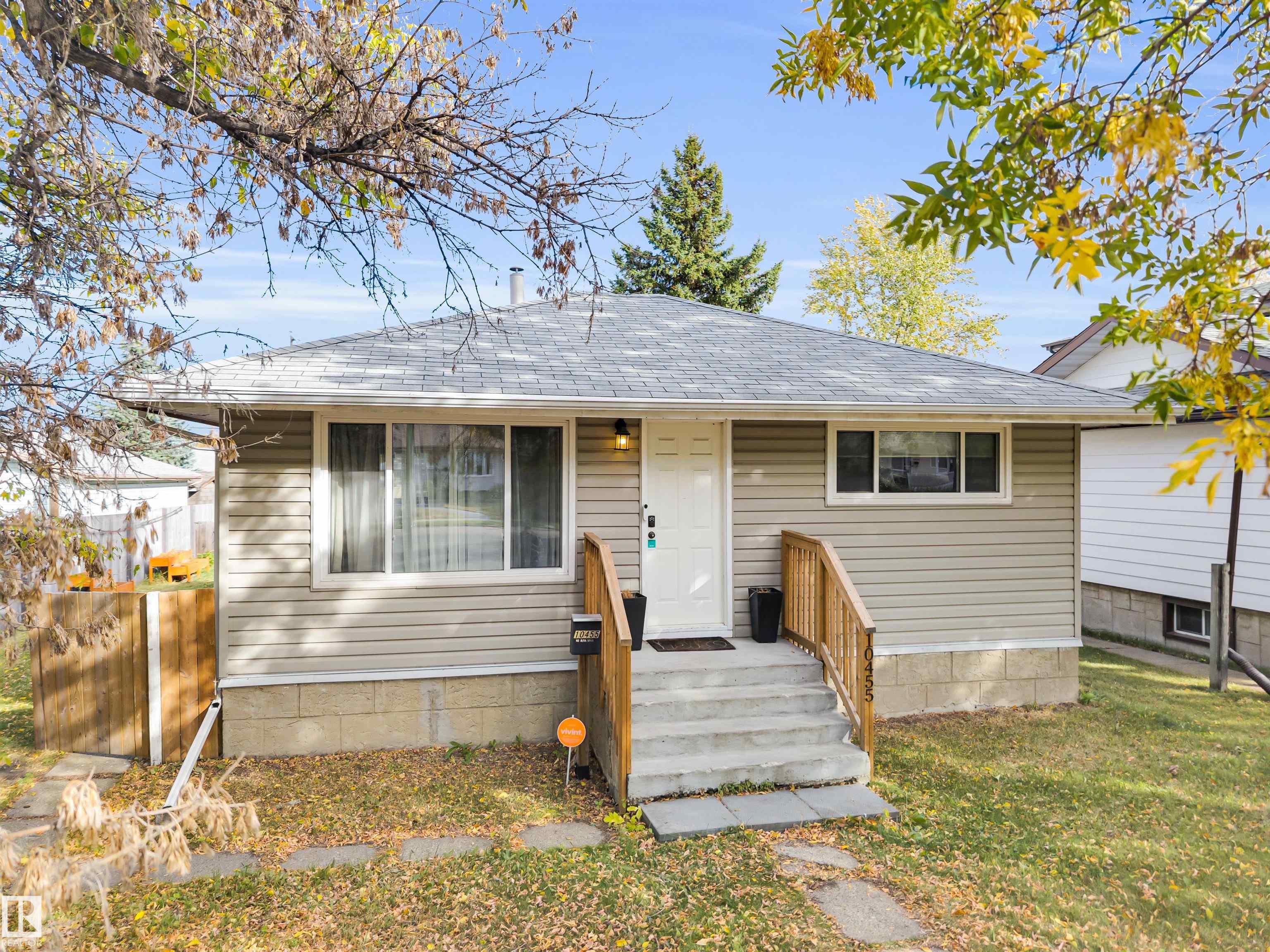 Photo 4 at 10455 163 Street NW, Britannia Youngstown, Edmonton