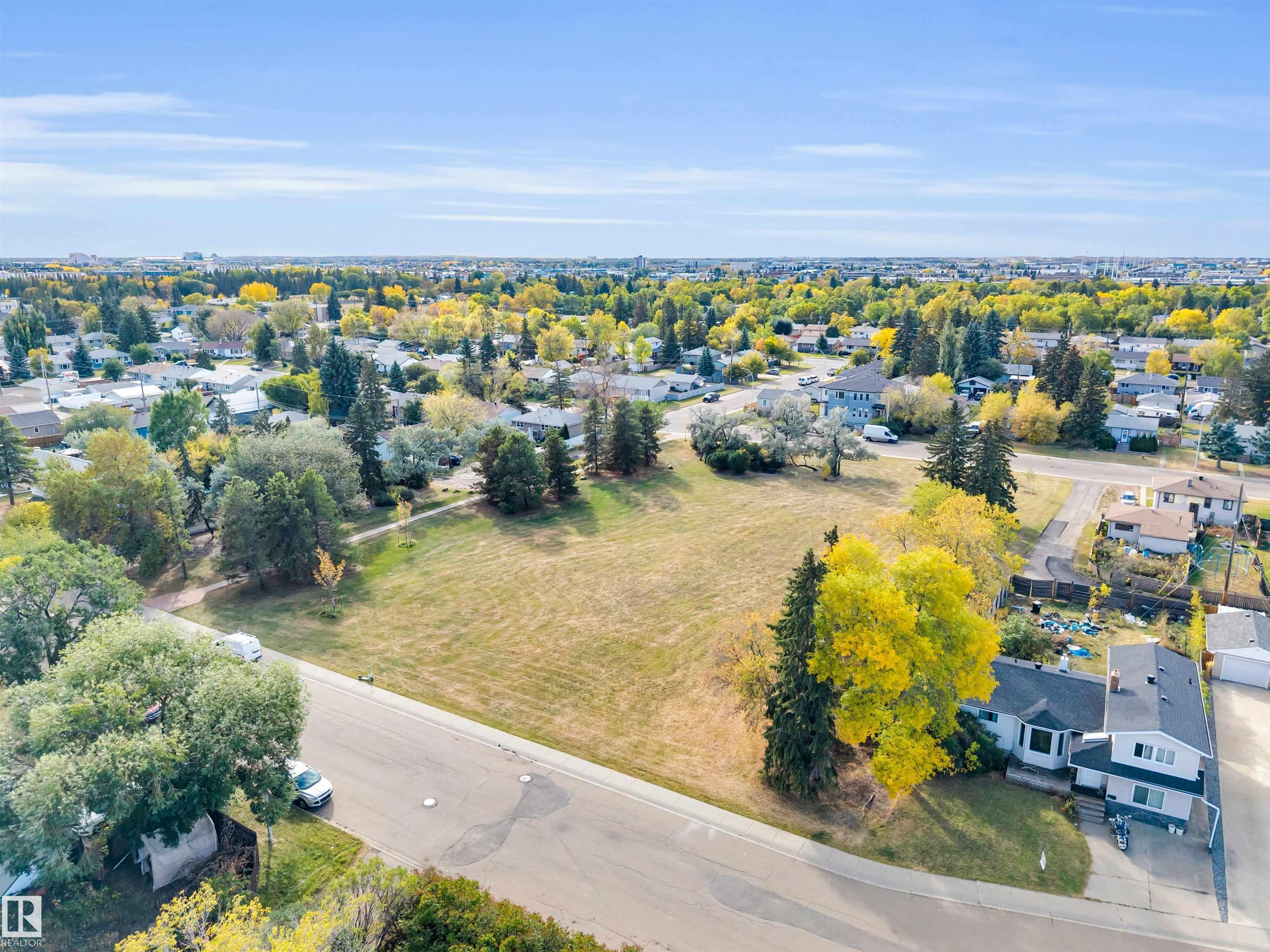 Photo 44 at 10455 163 Street NW, Britannia Youngstown, Edmonton