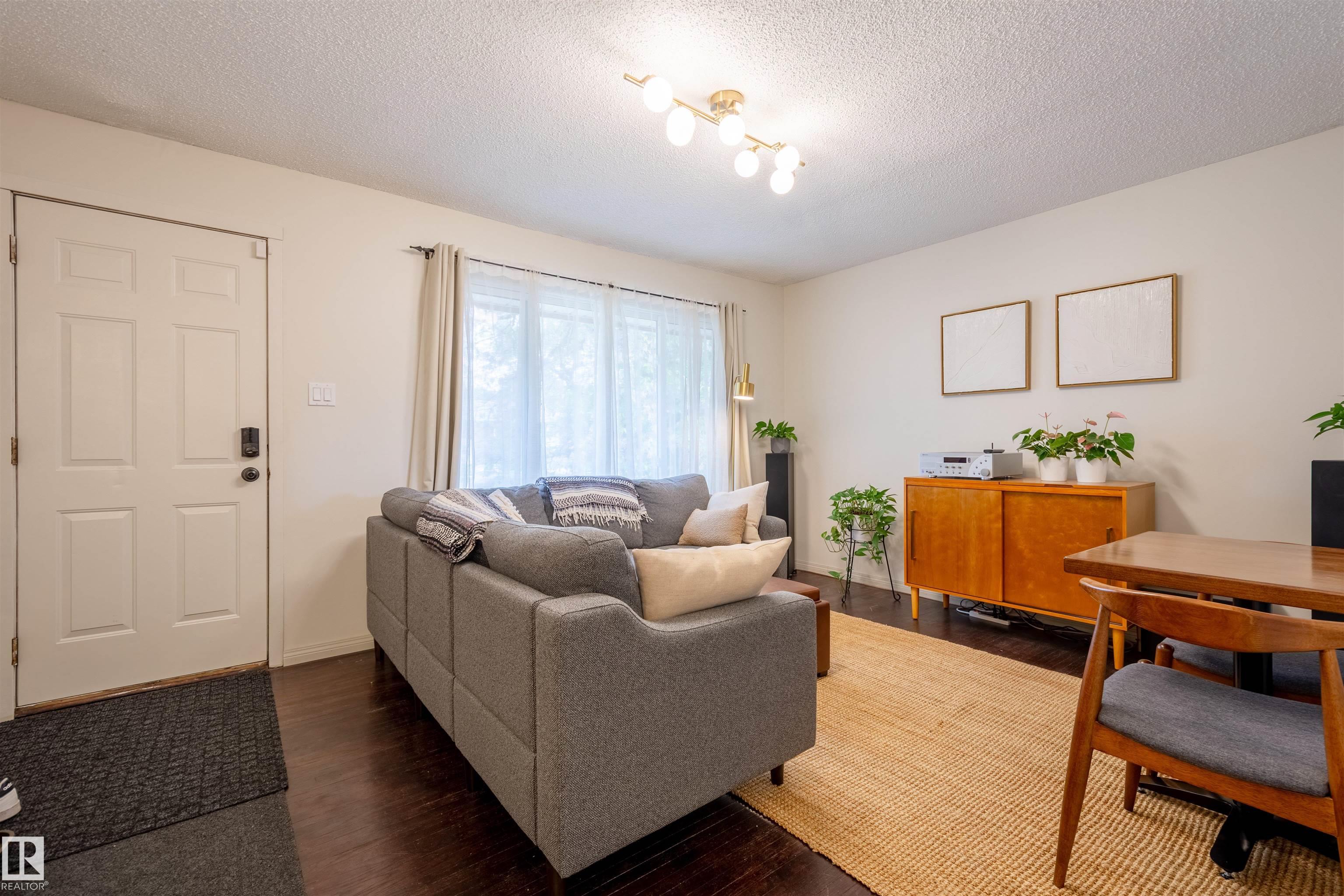 Photo 8 at 10455 163 Street NW, Britannia Youngstown, Edmonton