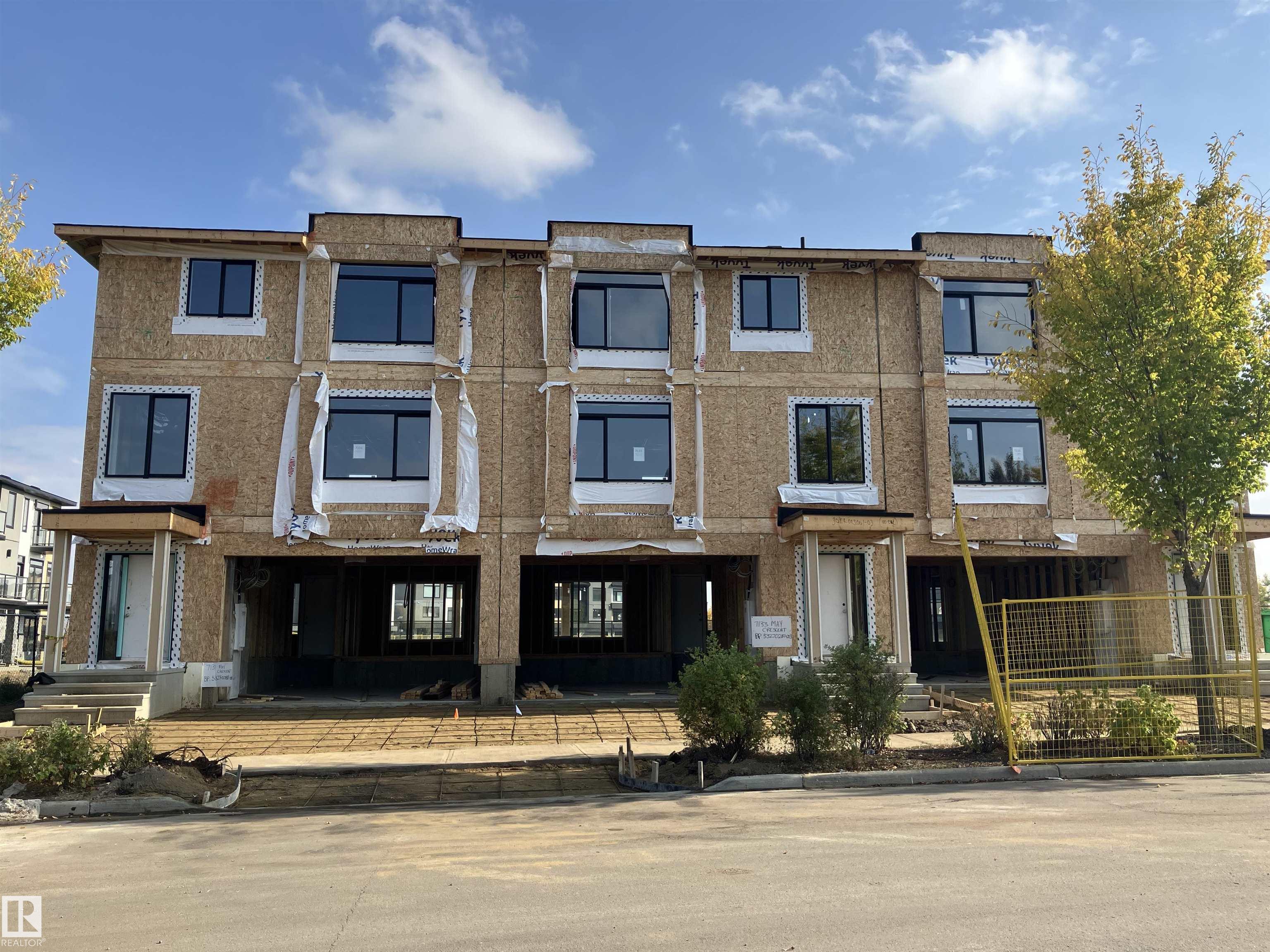 7133 May Crescent NW, Magrath Heights, Edmonton 