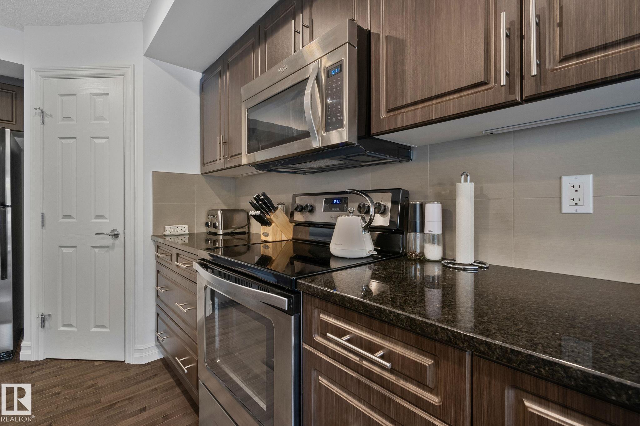 Photo 5 at 13410 166 Avenue NW, Carlton, Edmonton