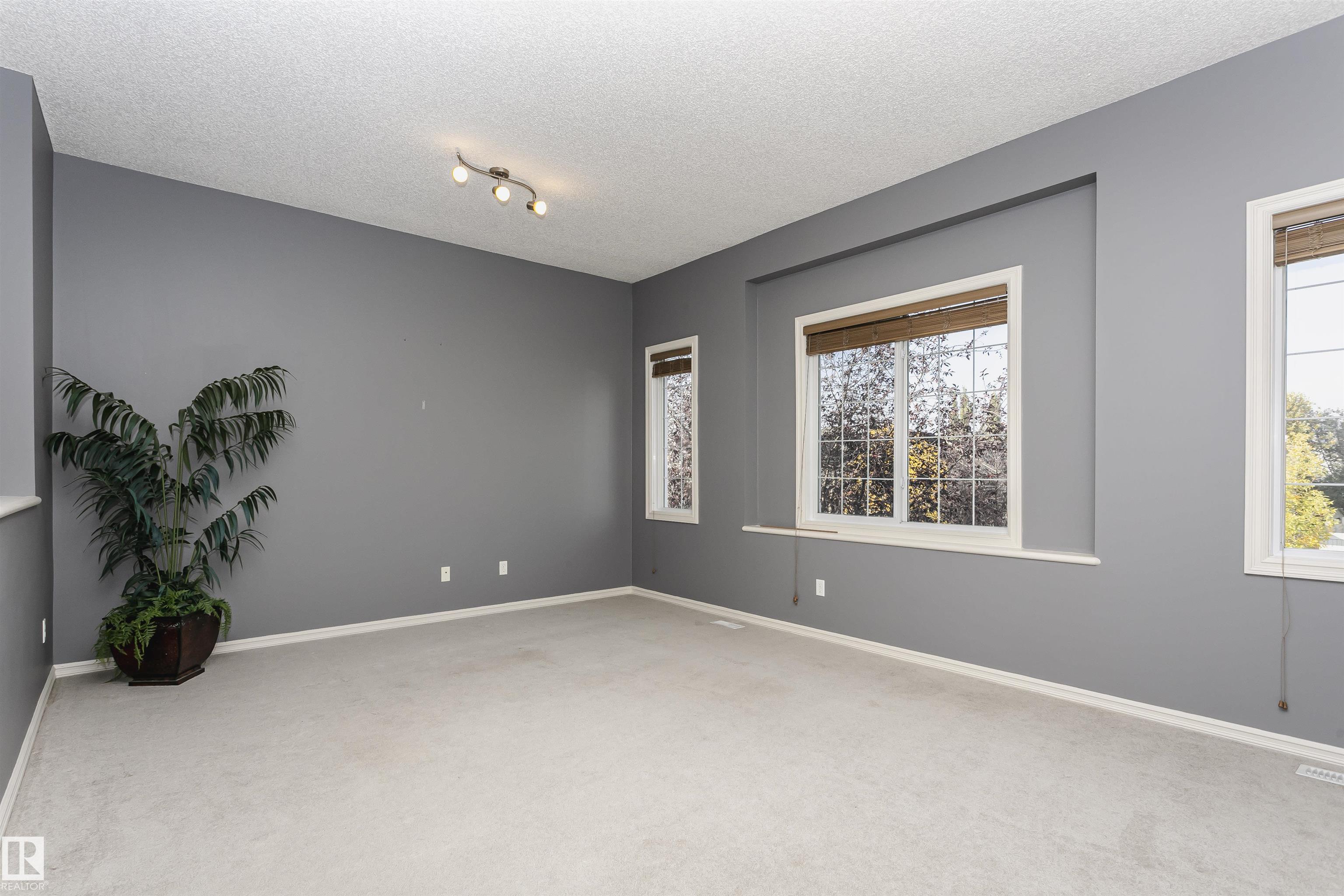Photo 23 at 125 Rue Masson, Montalet, Beaumont