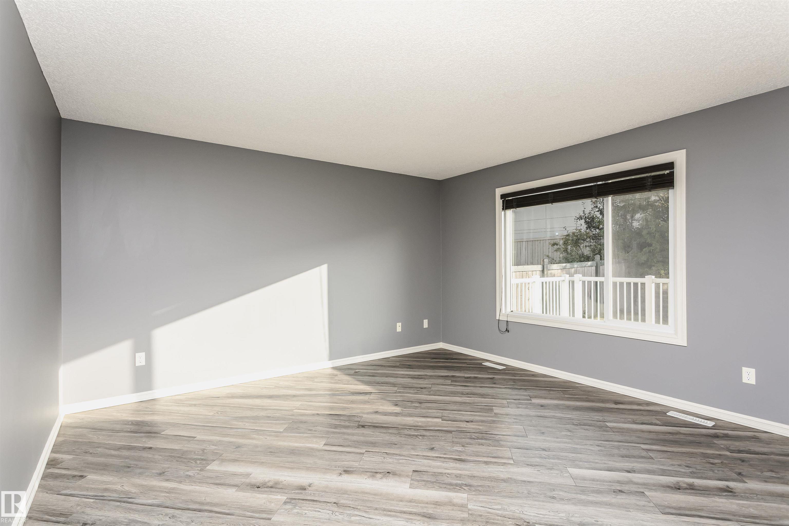 Photo 4 at 125 Rue Masson, Montalet, Beaumont