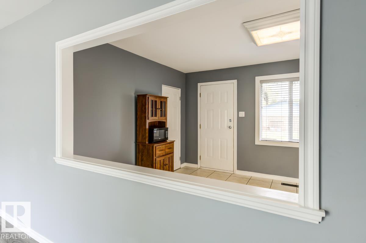 Photo 12 at 10971 159 Street NW, Mayfield, Edmonton
