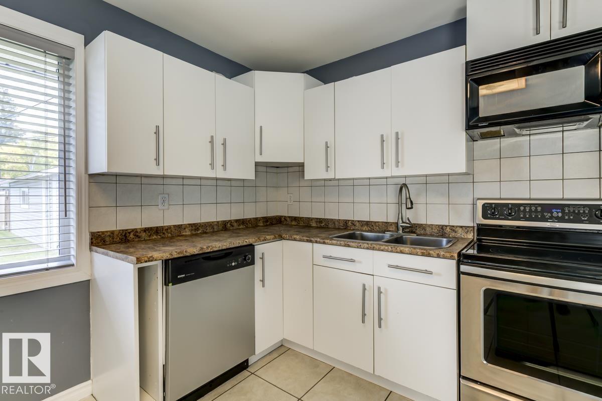 Photo 14 at 10971 159 Street NW, Mayfield, Edmonton