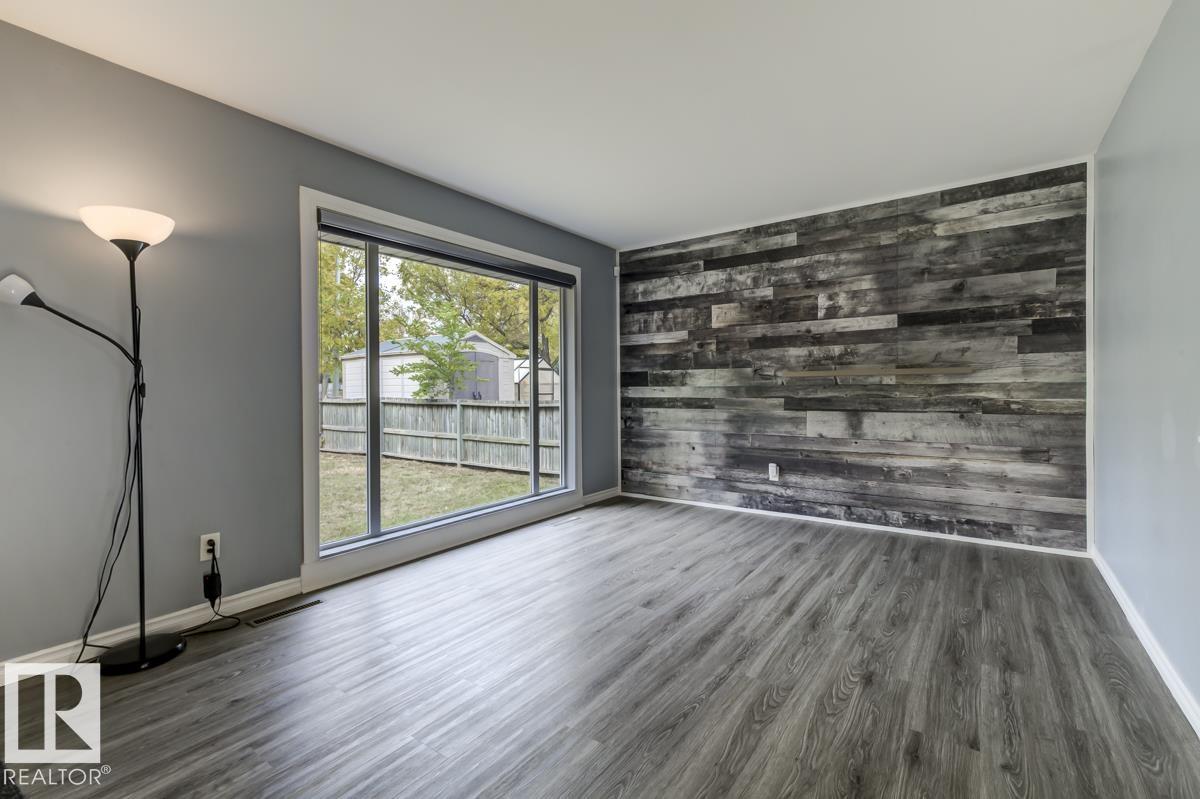 Photo 6 at 10971 159 Street NW, Mayfield, Edmonton